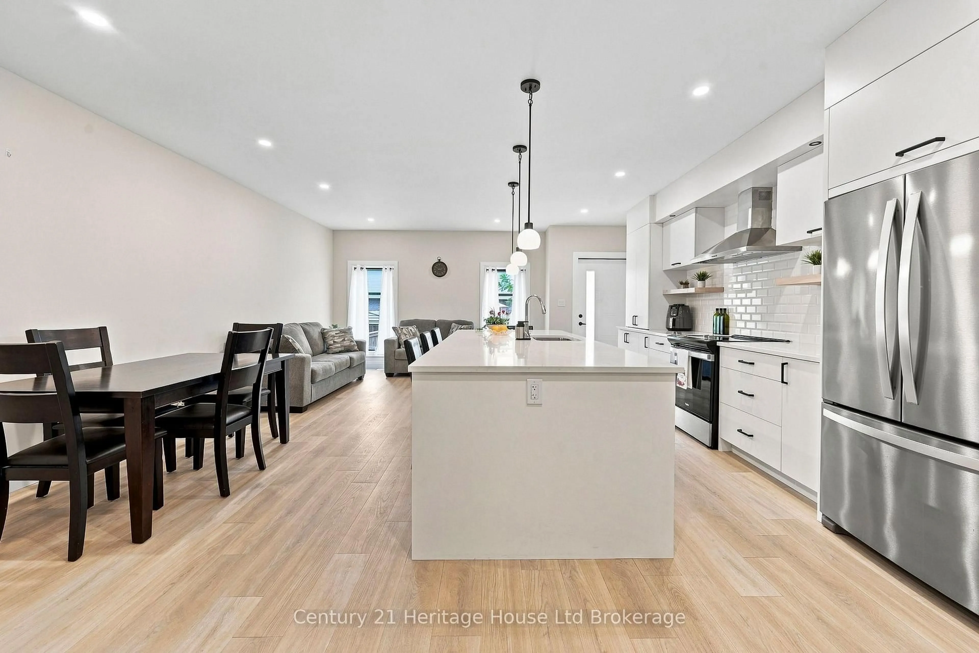 Open concept kitchen, unknown for 361 Quarter Town Line #1102, Tillsonburg Ontario N5G 0K2