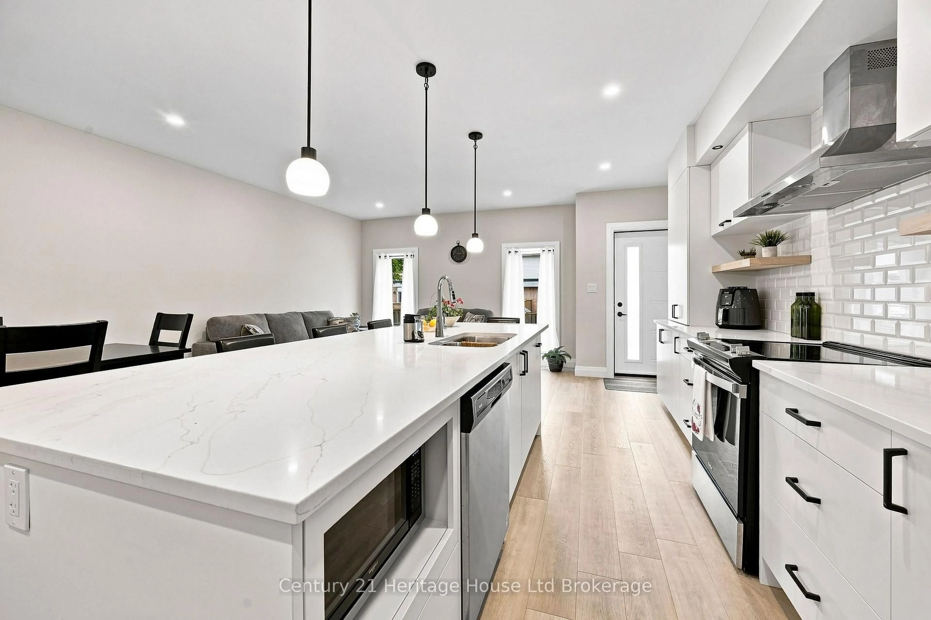 Open concept kitchen, unknown for 361 Quarter Town Line #1102, Tillsonburg Ontario N5G 0K2