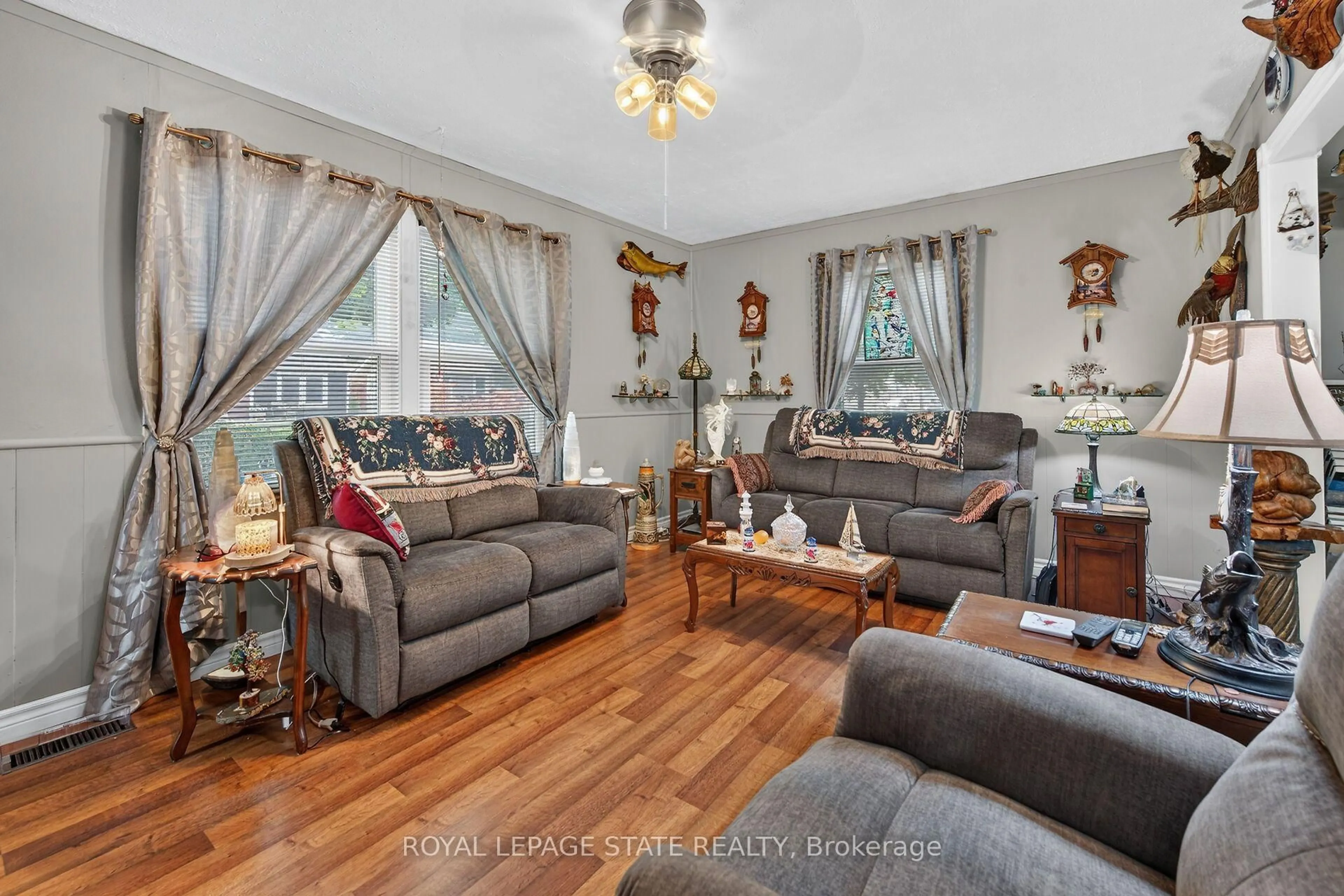 Living room with furniture, unknown for 268 Grey St, Brantford Ontario N3S 4W8