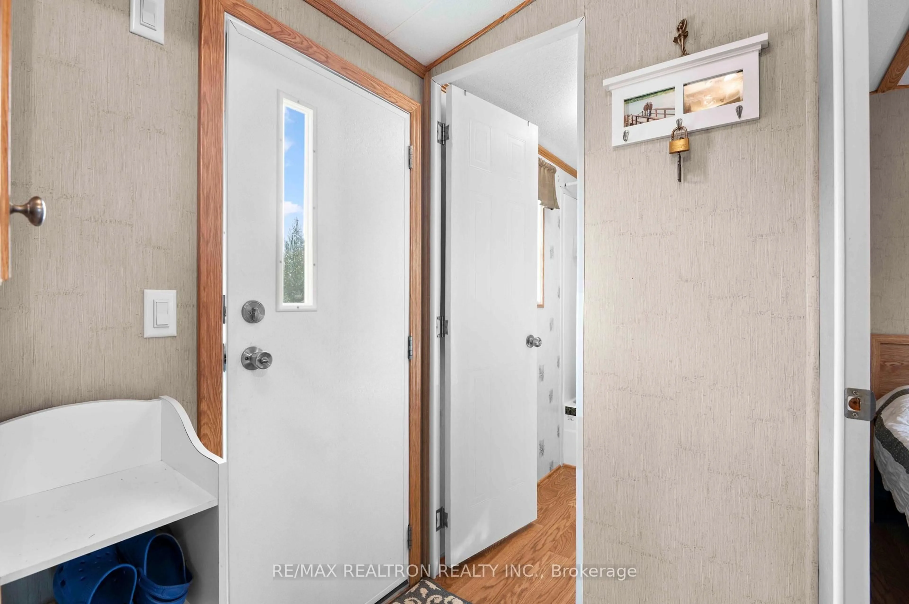 Indoor entryway for 7489 SIDEROAD 5 #T102, Wellington North Ontario N0G 2L0