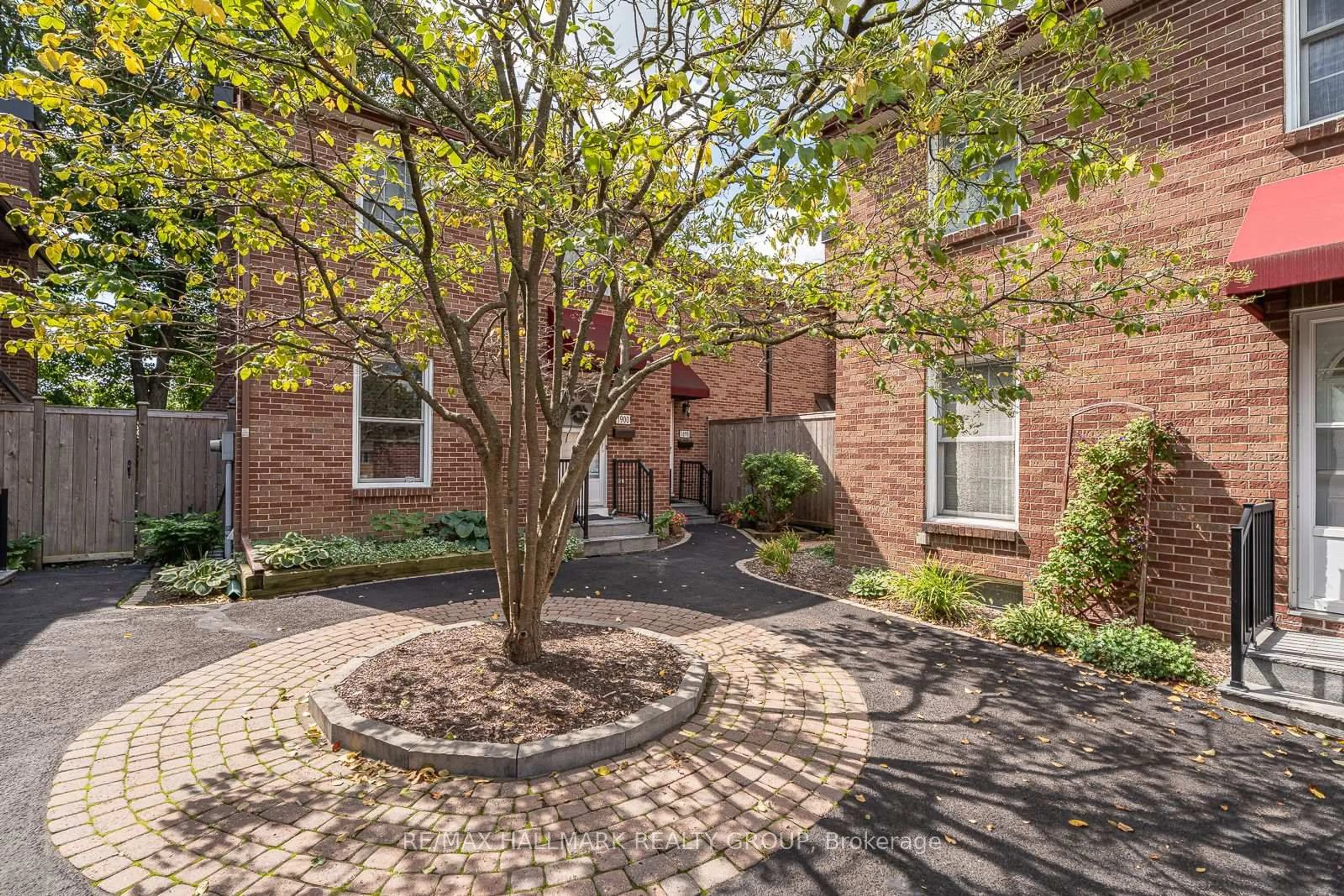 Home with brick exterior material, street for 1898 RUSSELL Rd #2, Ottawa Ontario K1G 1L6