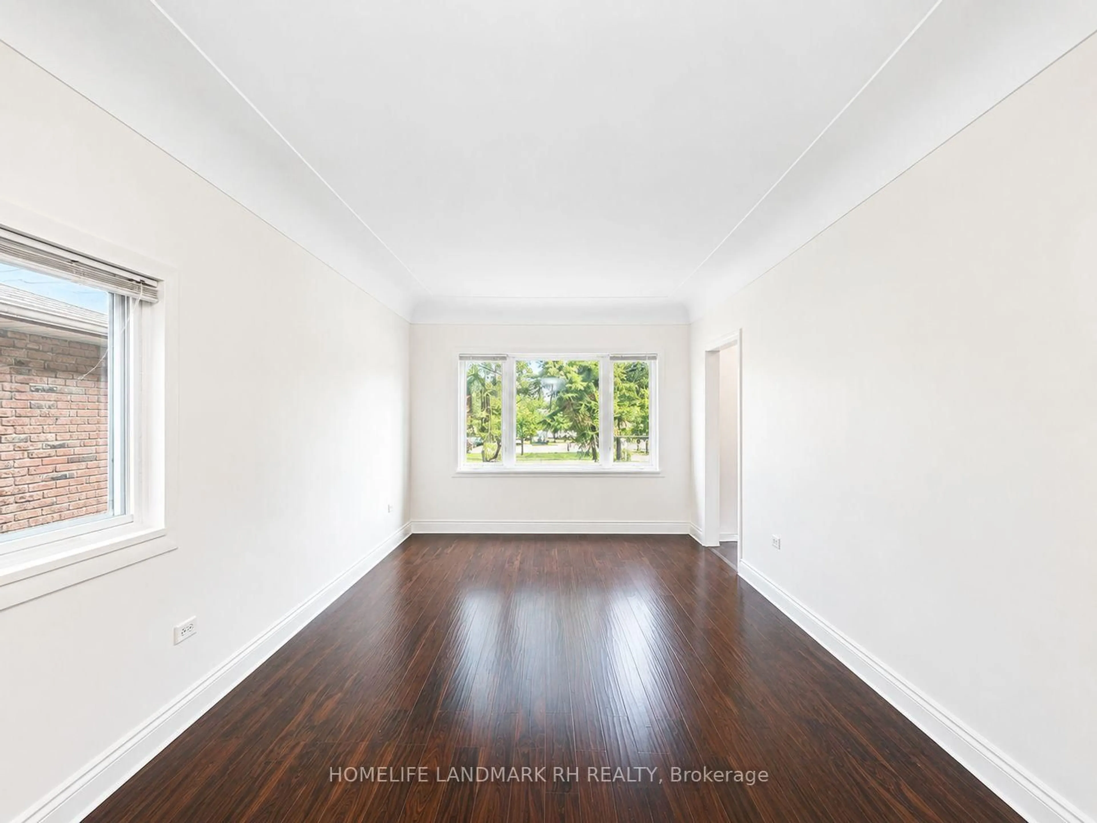 A pic of a room for 217 Limeridge Rd, Hamilton Ontario L9C 2V4