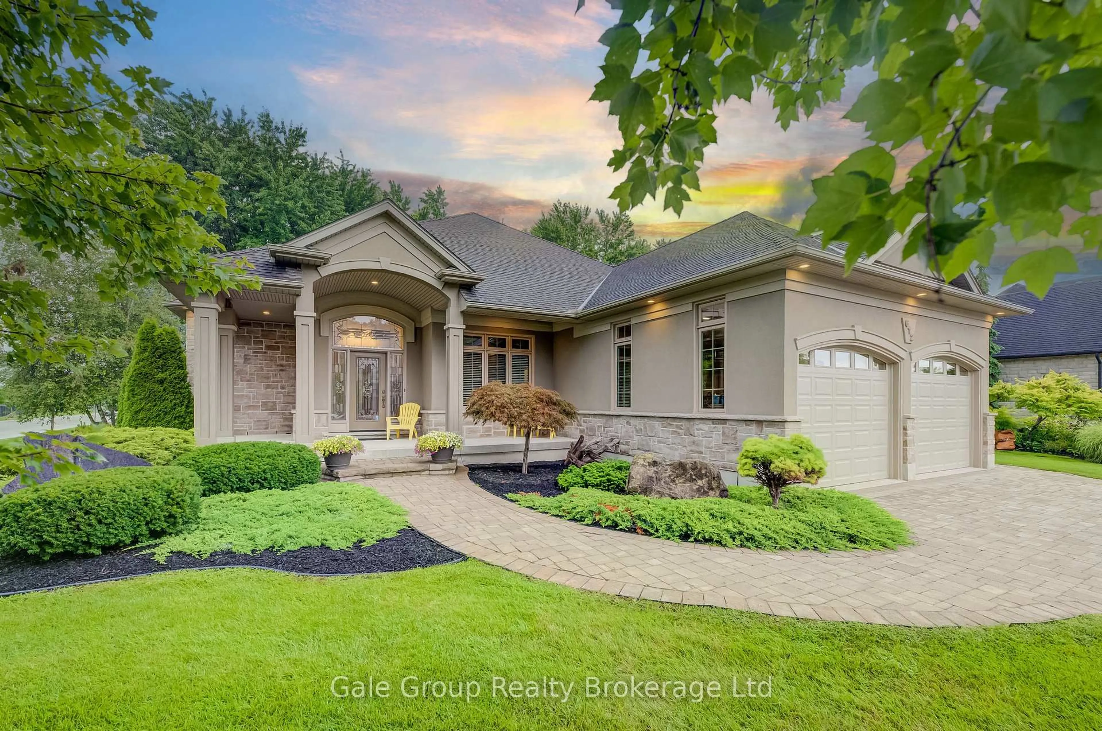 Home with brick exterior material, street for 612 Lakeview Dr, Woodstock Ontario N4T 0A5