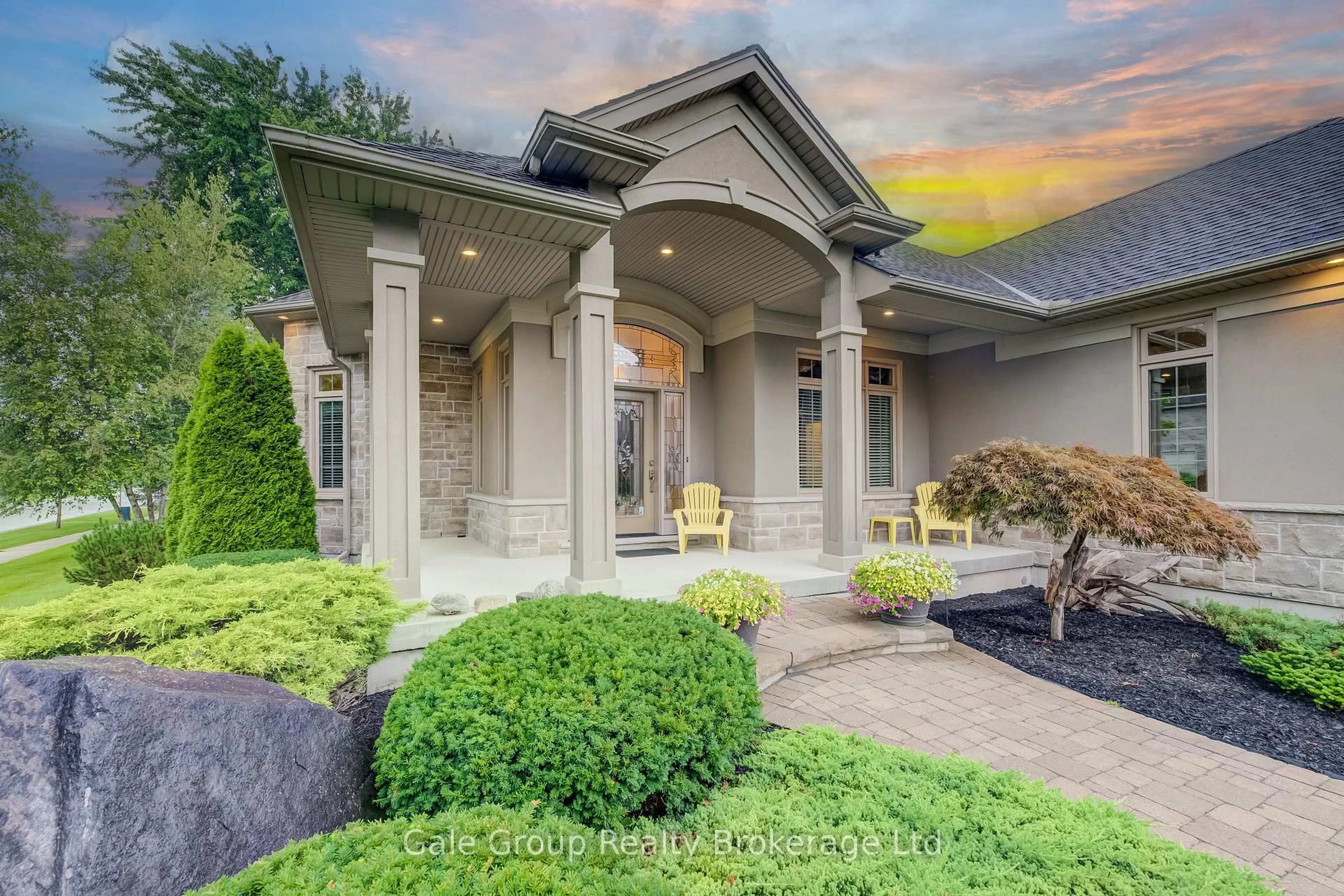 Home with brick exterior material, street for 612 Lakeview Dr, Woodstock Ontario N4T 0A5