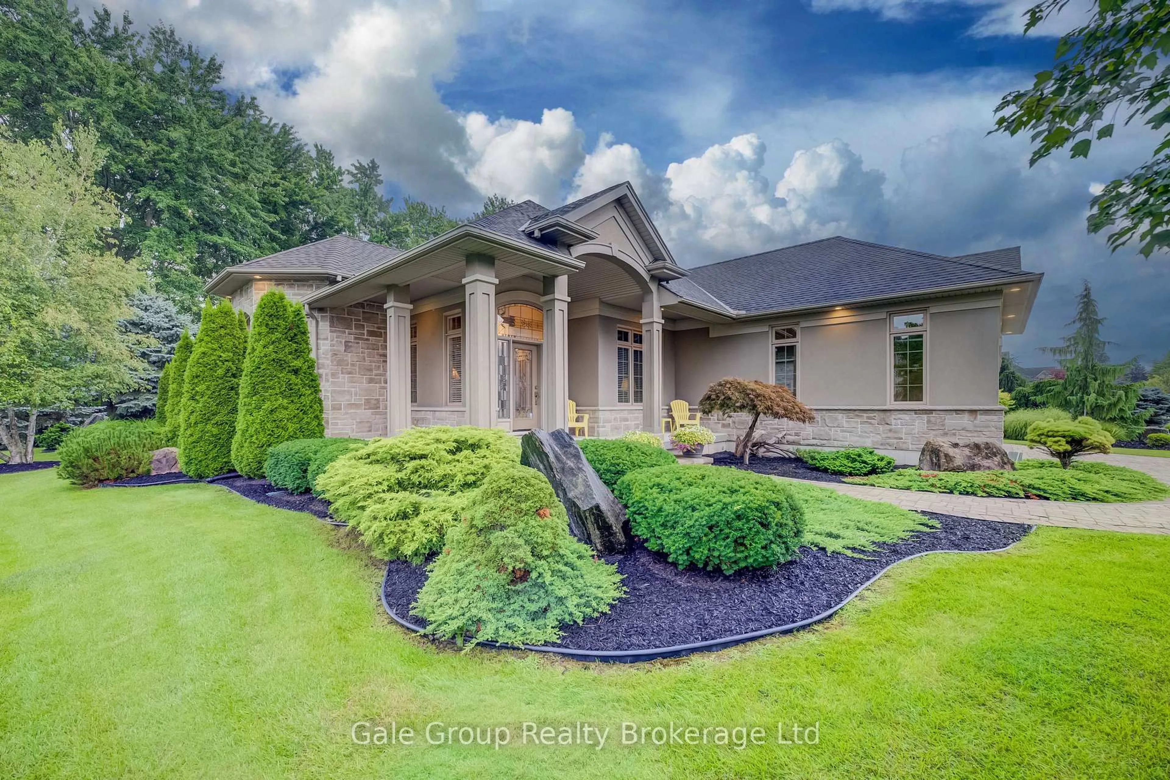 Home with brick exterior material, water/lake/river/ocean view for 612 Lakeview Dr, Woodstock Ontario N4T 0A5