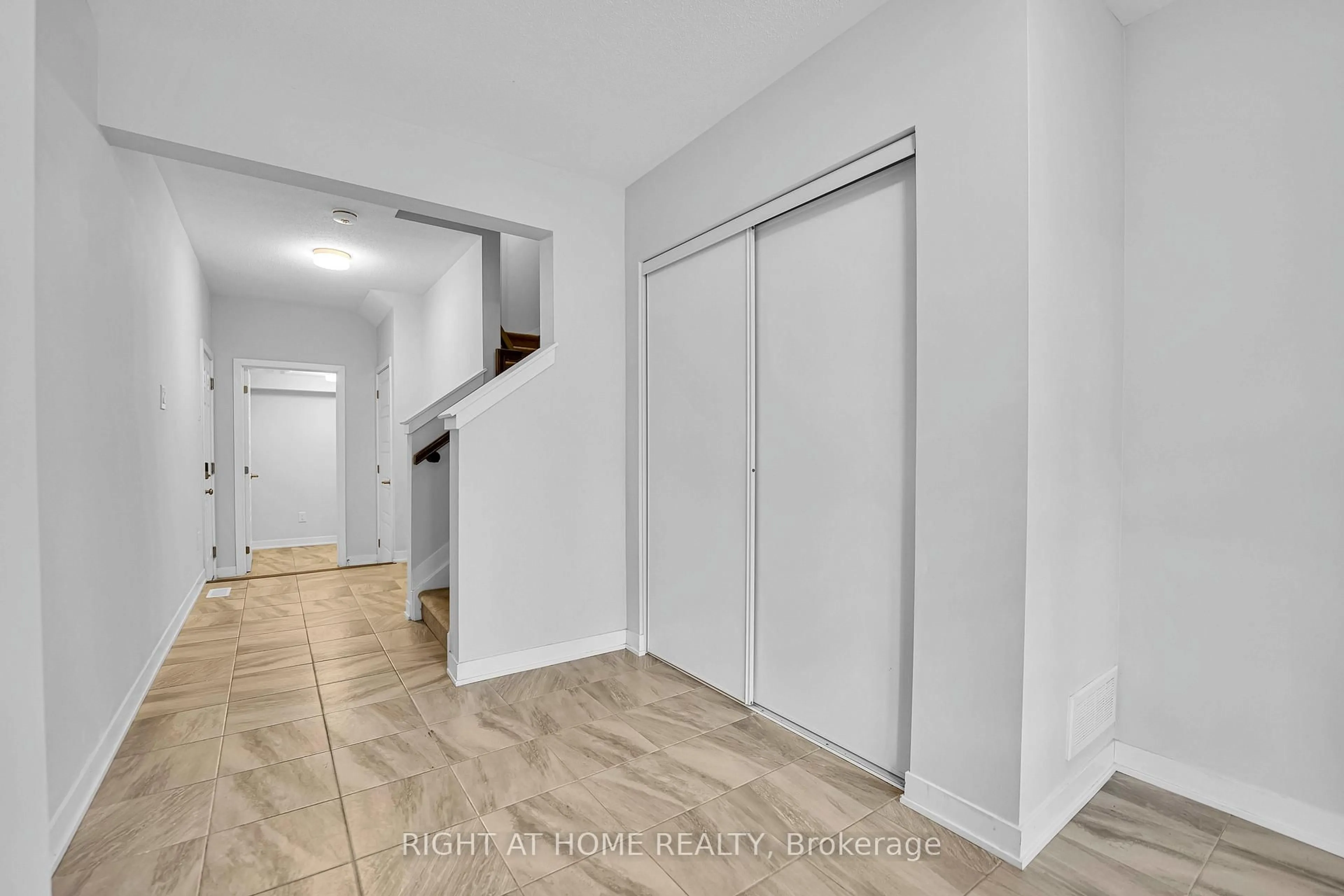 Unknown for 57 PLACETTE STITCH Mews, Richmond Ontario K0A 2Z0