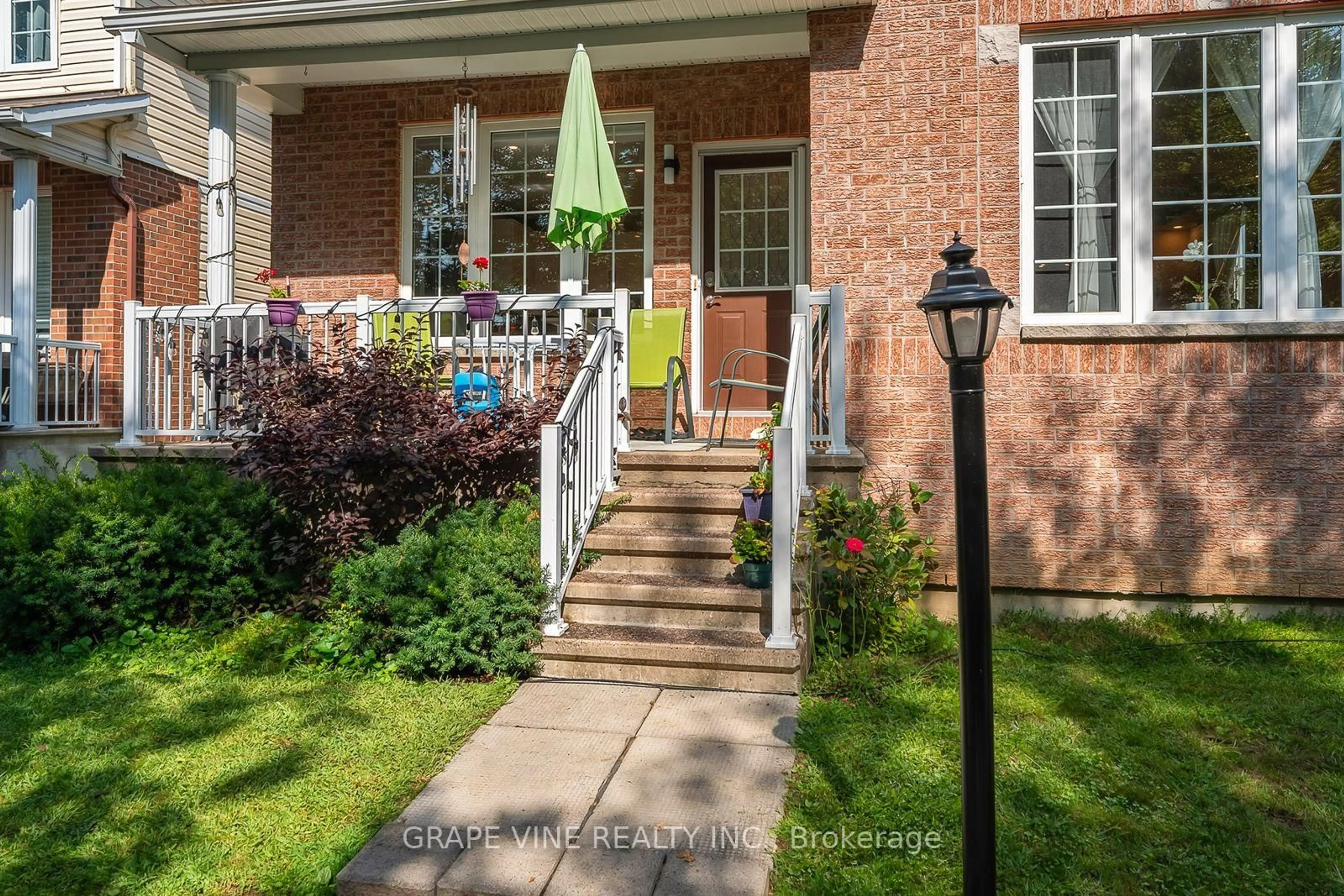 Home with brick exterior material, street for 319 Parkin Circ, Ottawa Ontario K1T 4G6