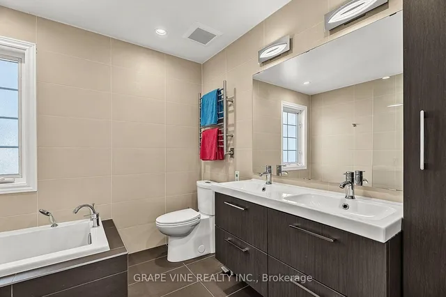 319 Parkin Circ, Ottawa 4