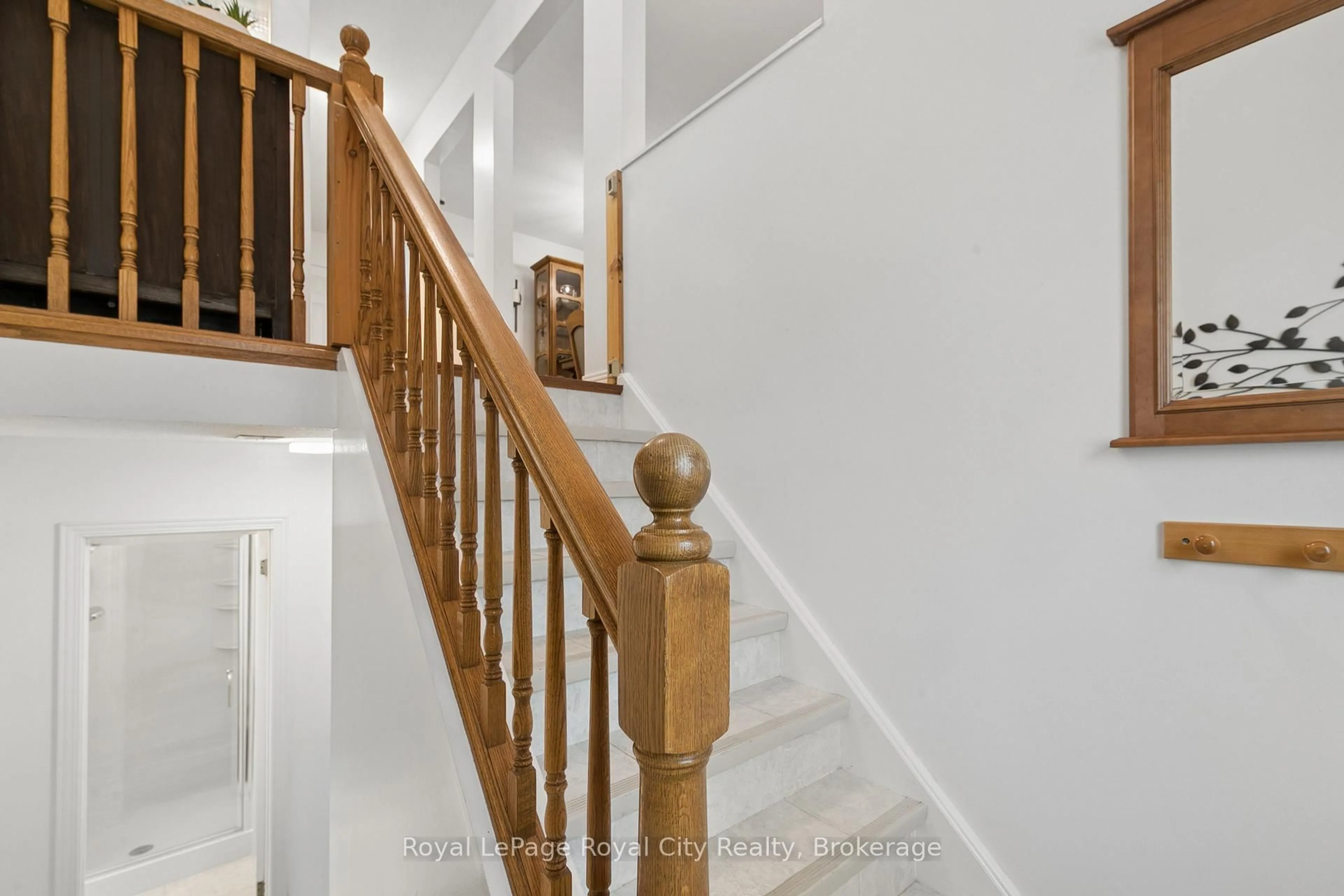 Unknown for 406 Ironwood Rd, Guelph Ontario N1G 3N8