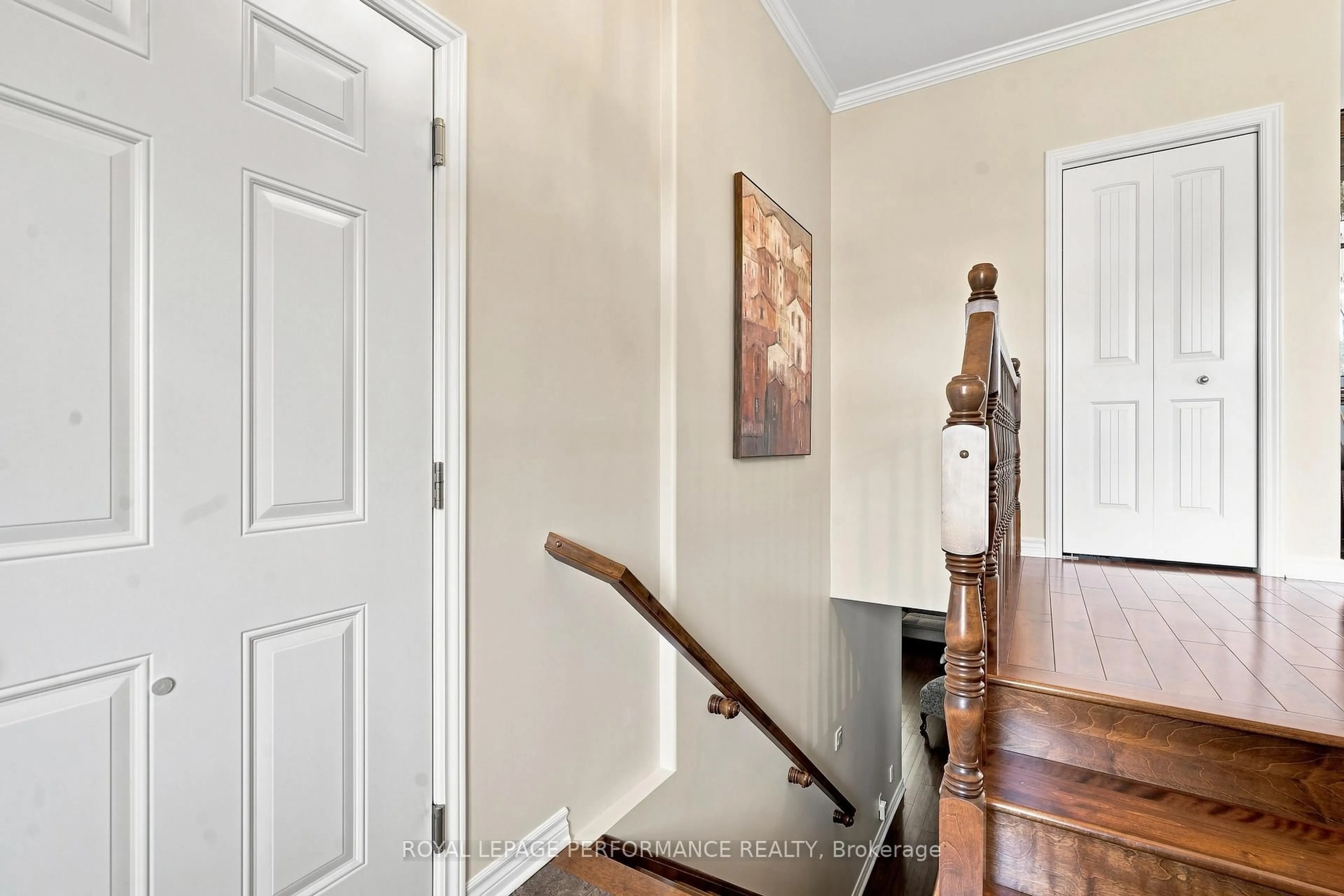 Indoor entryway for 356 Belle Rive St, Hawkesbury Ontario K6A 3S1