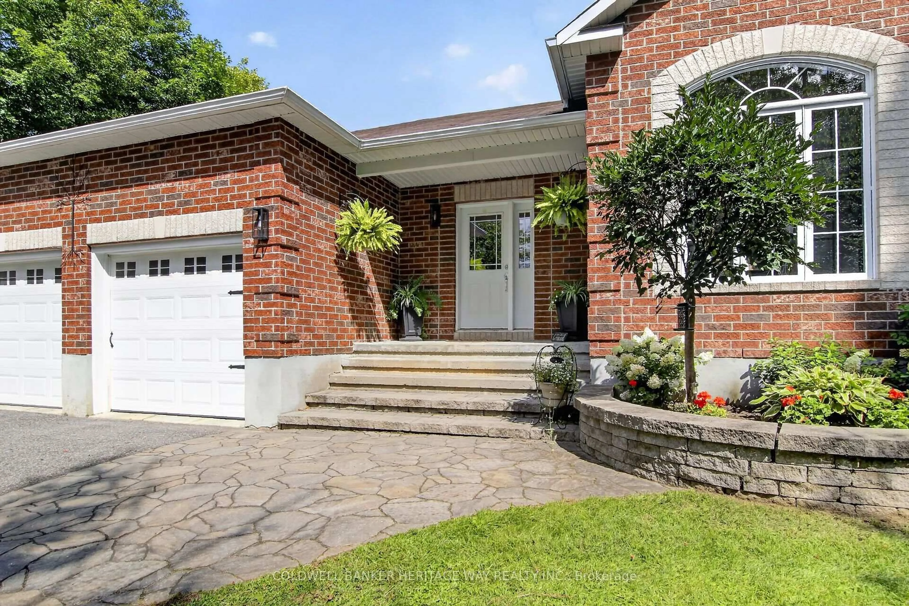 Home with brick exterior material, street for 515 Balmoral Dr, Carleton Place Ontario K7C 0C4