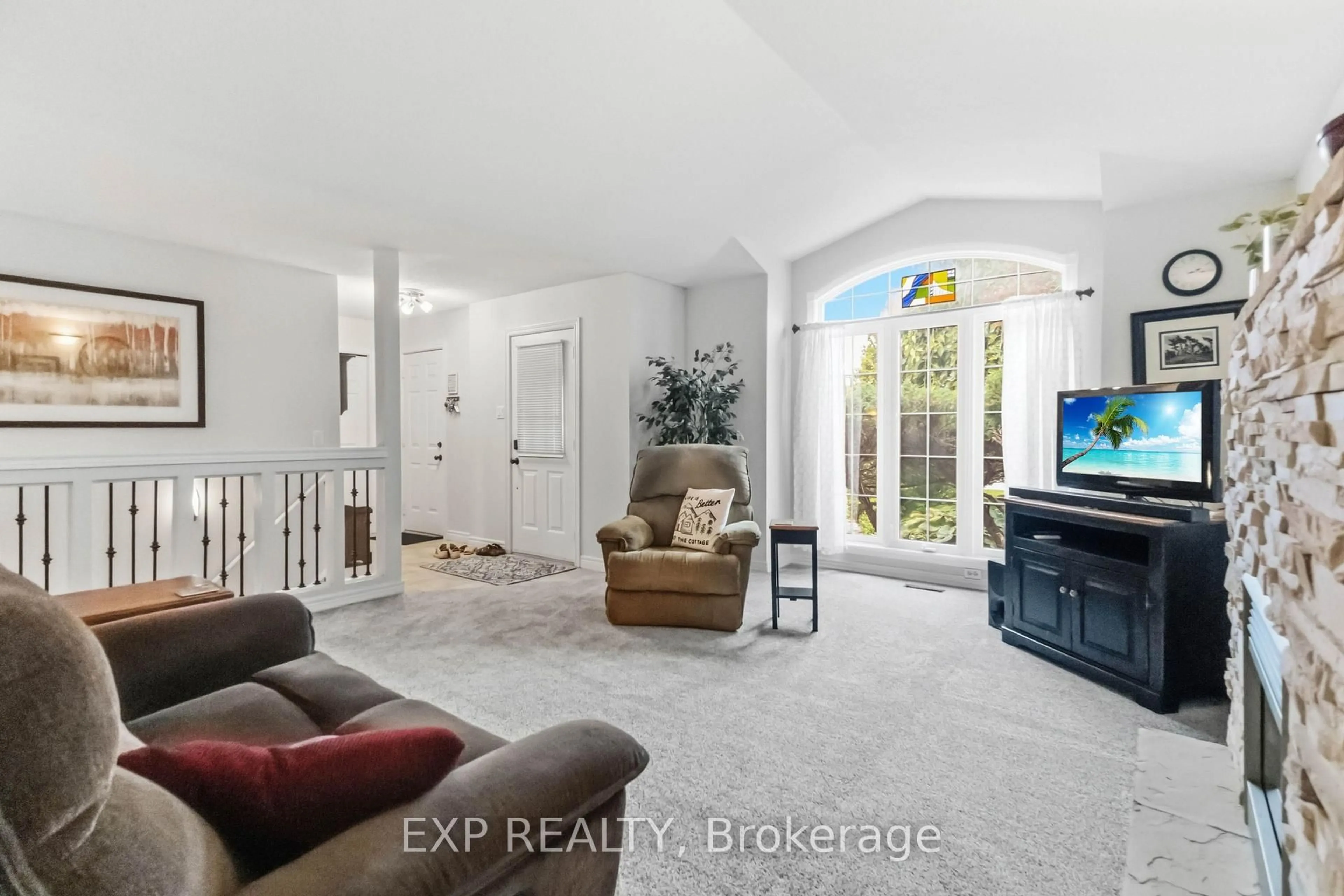 Indoor entryway for 144 Stephen Moore Dr, Middlesex Centre Ontario N0L 1R0