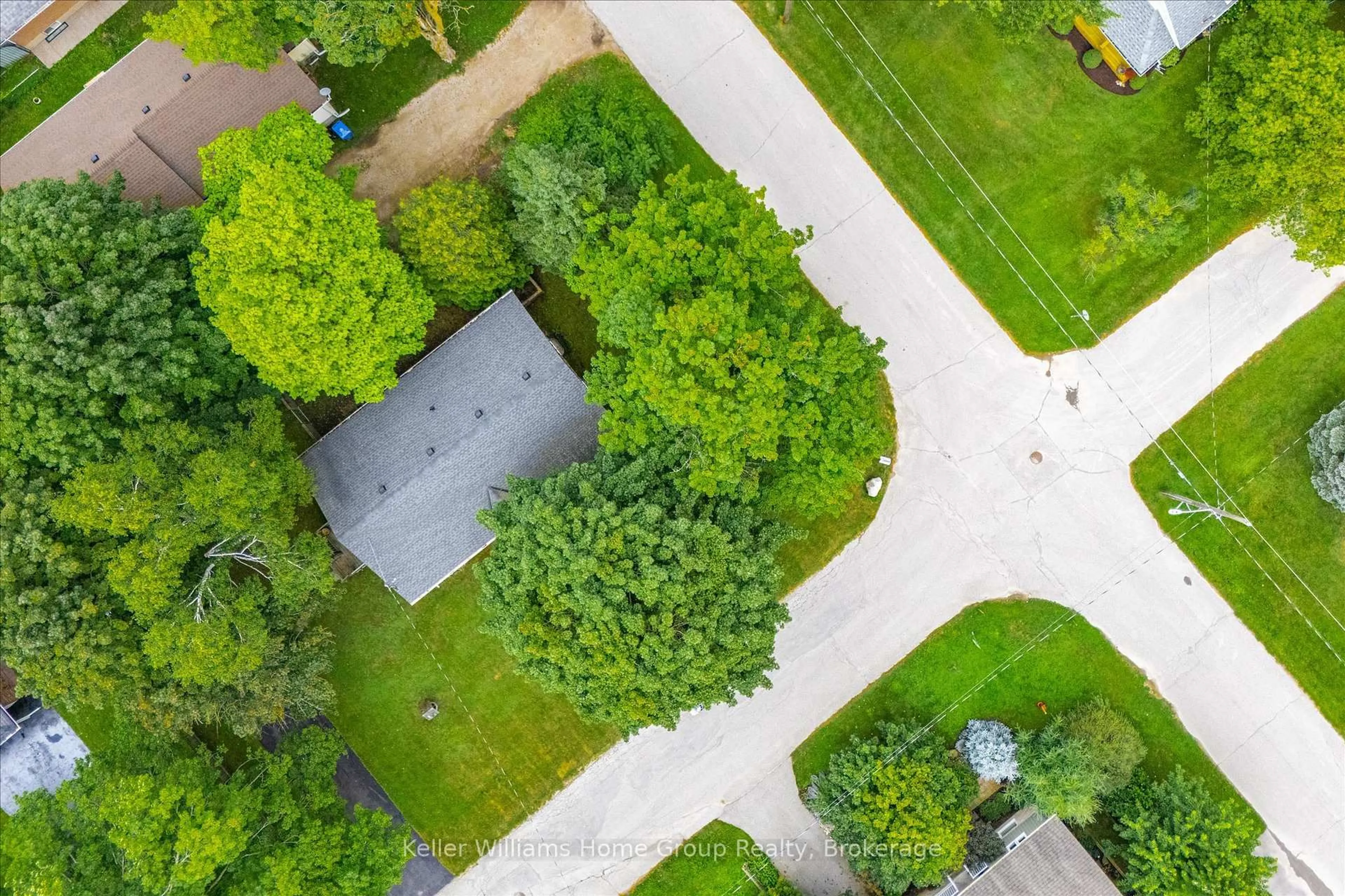 A pic from outside/outdoor area/front of a property/back of a property/a pic from drone, street for 52 Cooper St, East Luther Grand Valley Ontario L0N 1G0