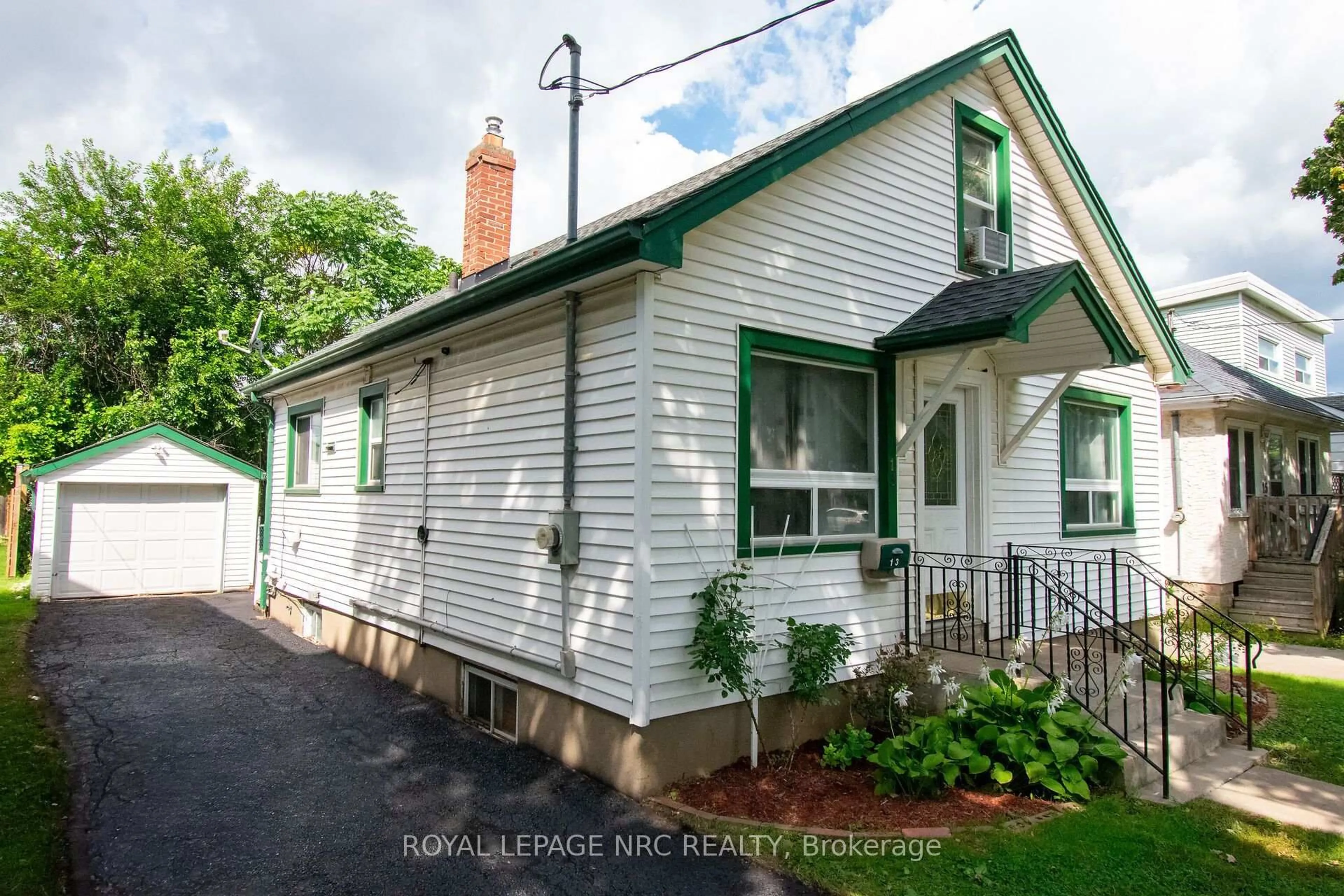 A pic from outside/outdoor area/front of a property/back of a property/a pic from drone, street for 13 Mildred Ave, St. Catharines Ontario L2R 6H9