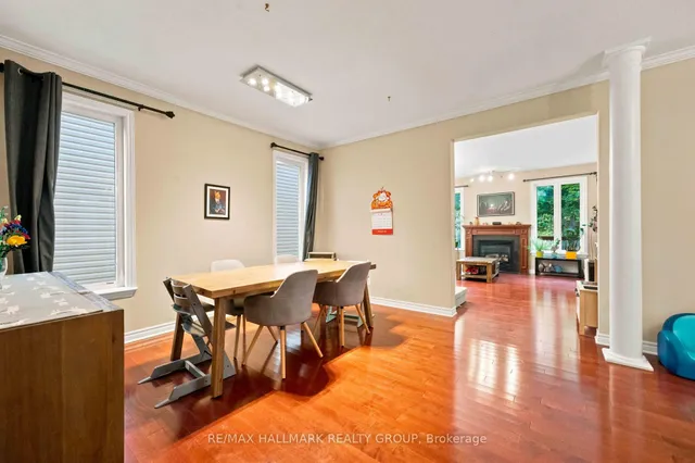 328 Laughlin Circ, Ottawa 5