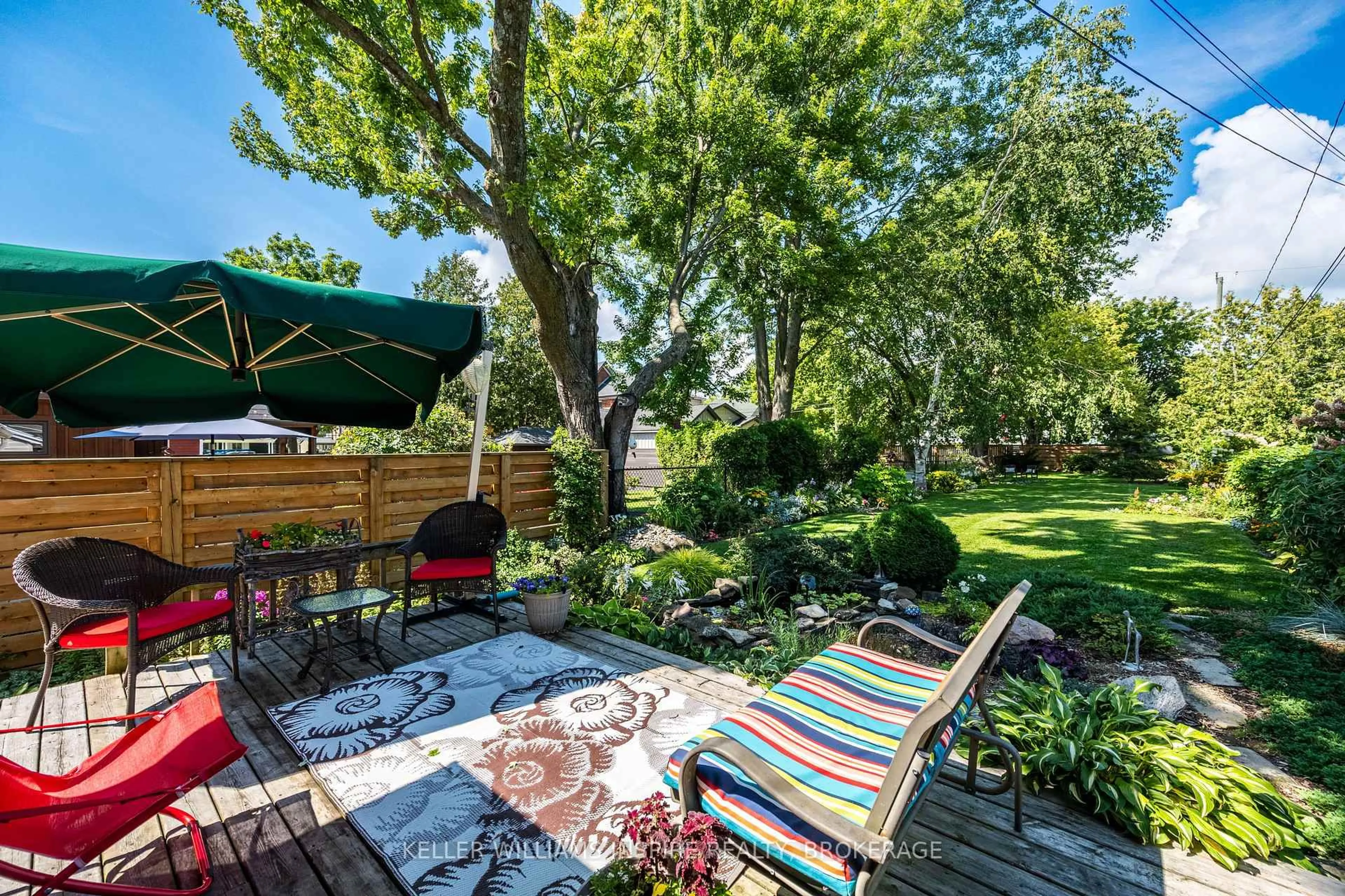 Patio, street for 124 John St, Gananoque Ontario K7G 1A5