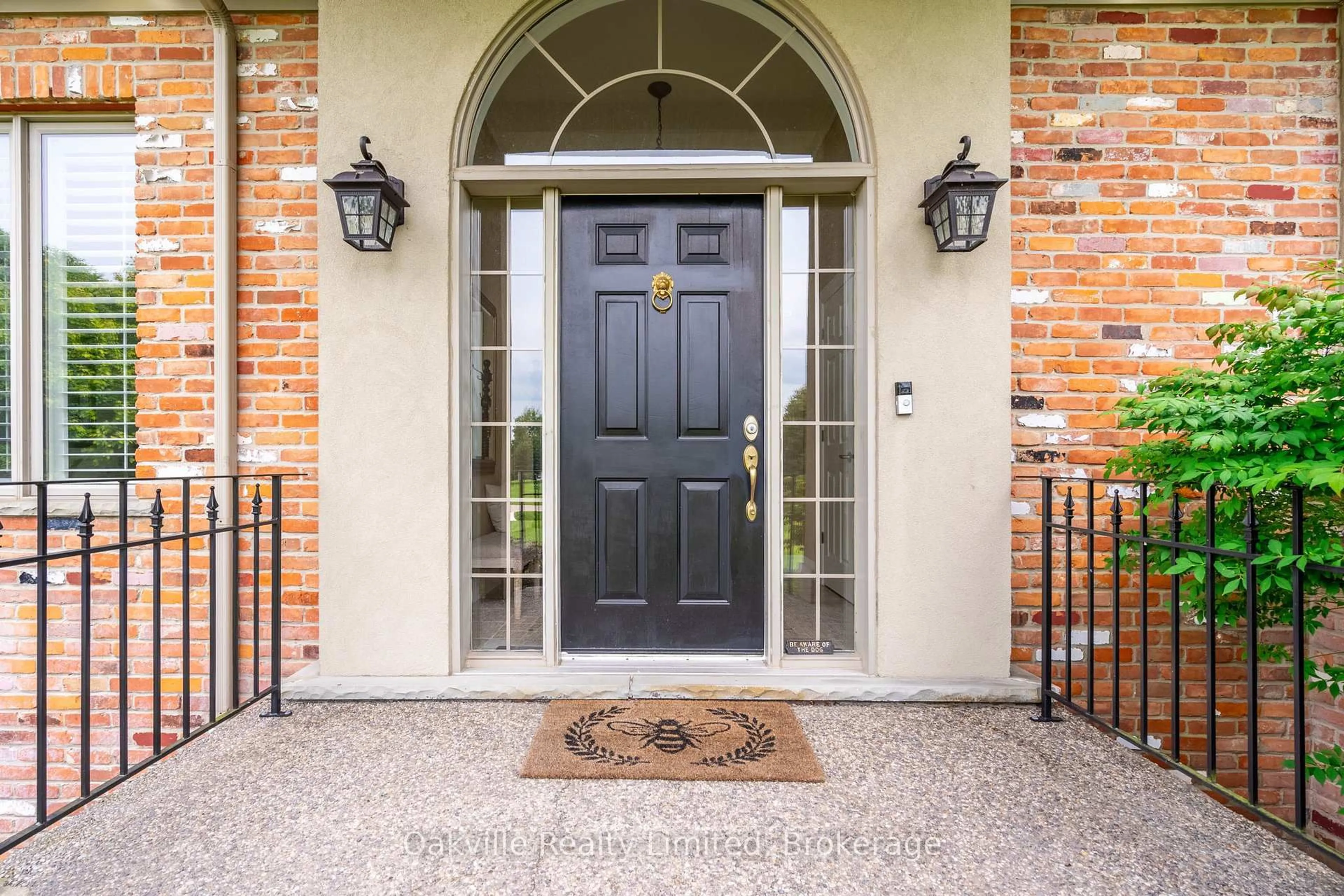 Indoor entryway for 45 Gatepost Pl, Hamilton Ontario L0R 1T0