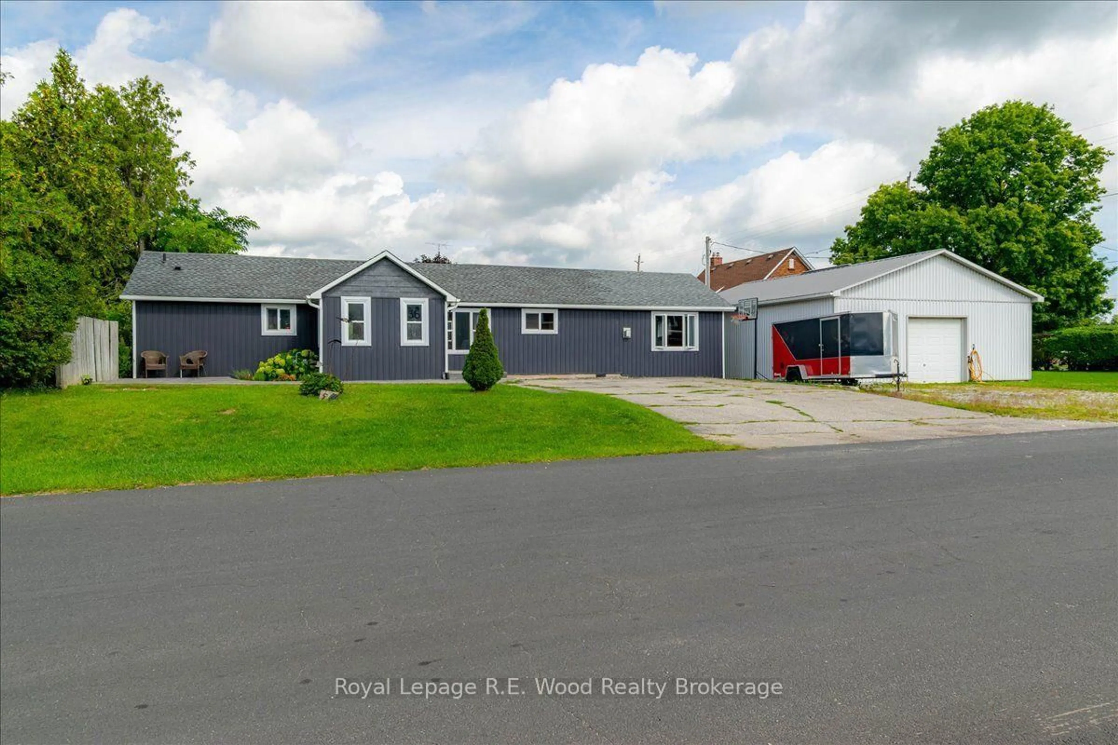 A pic from outside/outdoor area/front of a property/back of a property/a pic from drone, street for 56 Queen St, Norfolk Ontario N0E 1G0