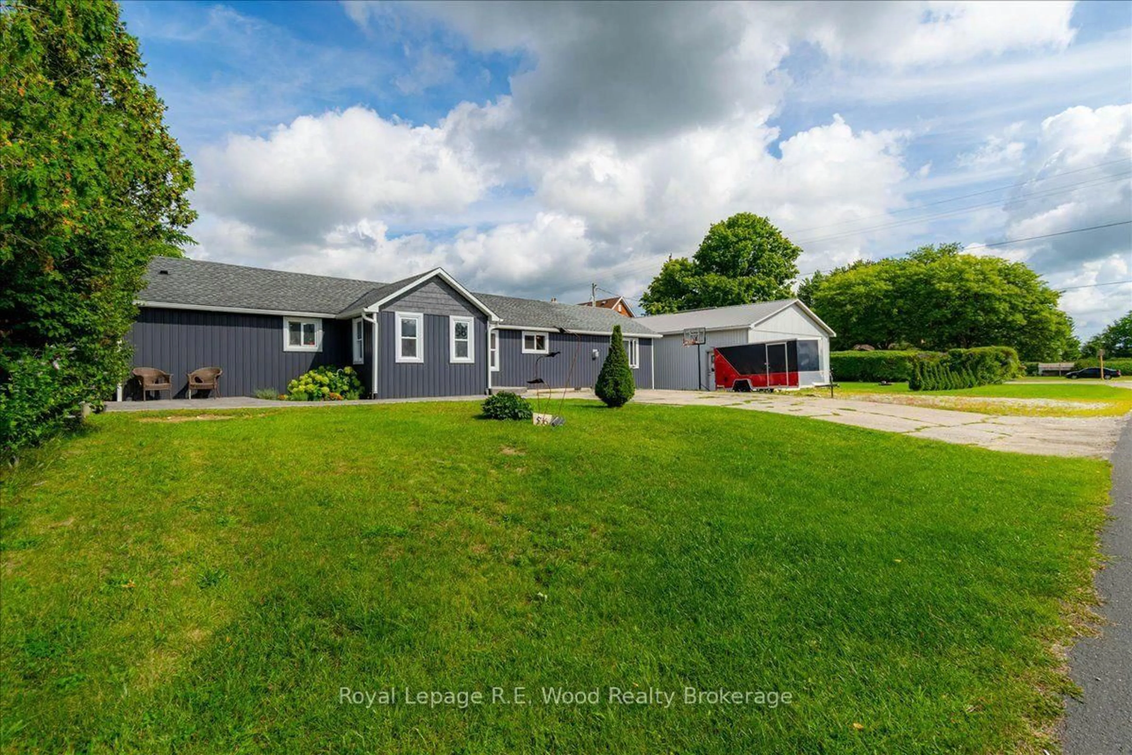 A pic from outside/outdoor area/front of a property/back of a property/a pic from drone, street for 56 Queen St, Norfolk Ontario N0E 1G0