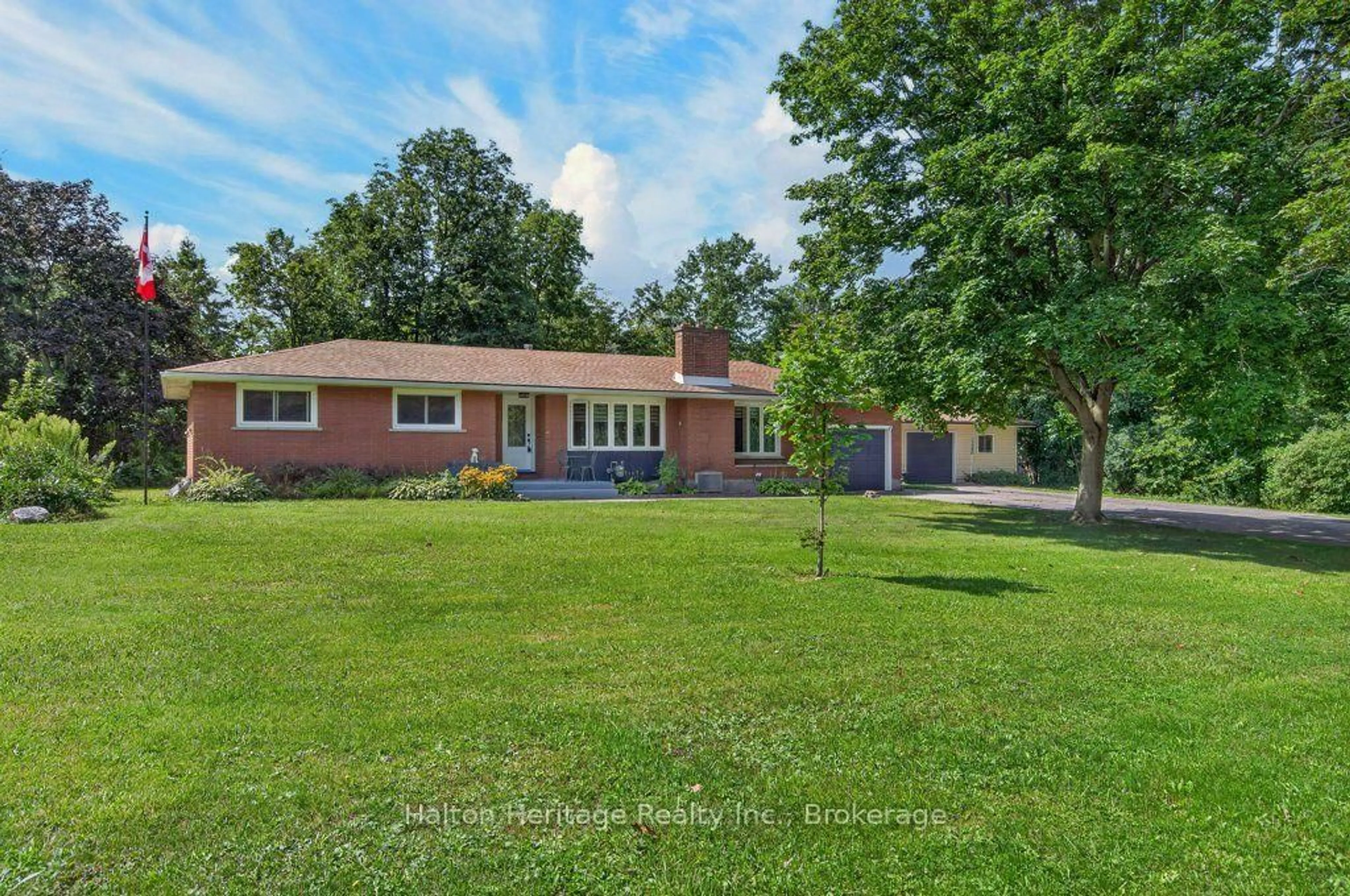 A pic from outside/outdoor area/front of a property/back of a property/a pic from drone, street for 4854 Haldimand Road 20 Rd, Haldimand Ontario N1A 2W3