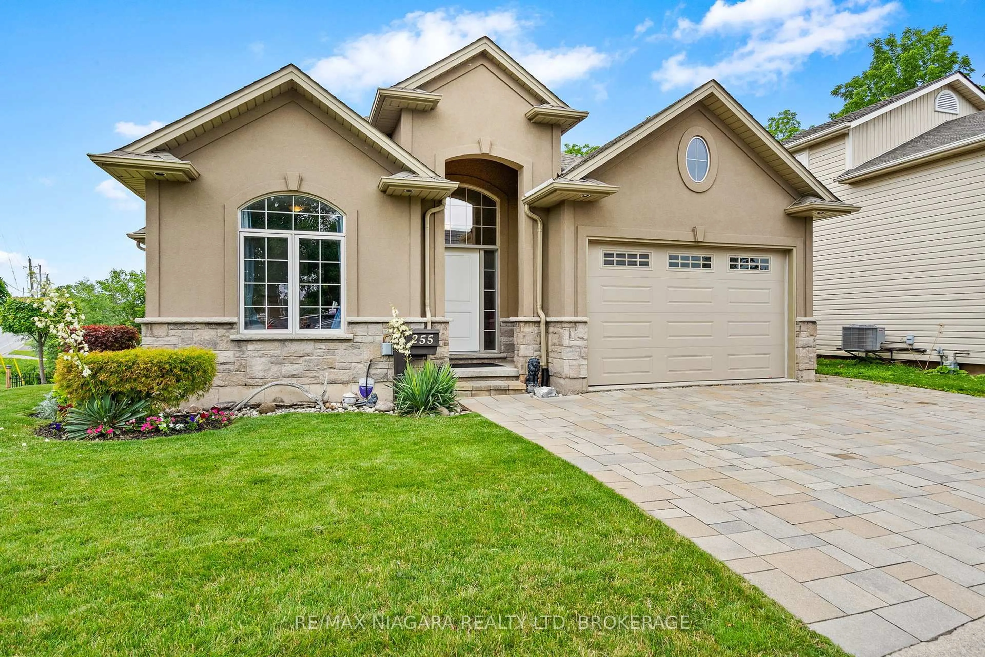 Home with brick exterior material, street for 255 Lakeshore Rd, St. Catharines Ontario L2M 1R9