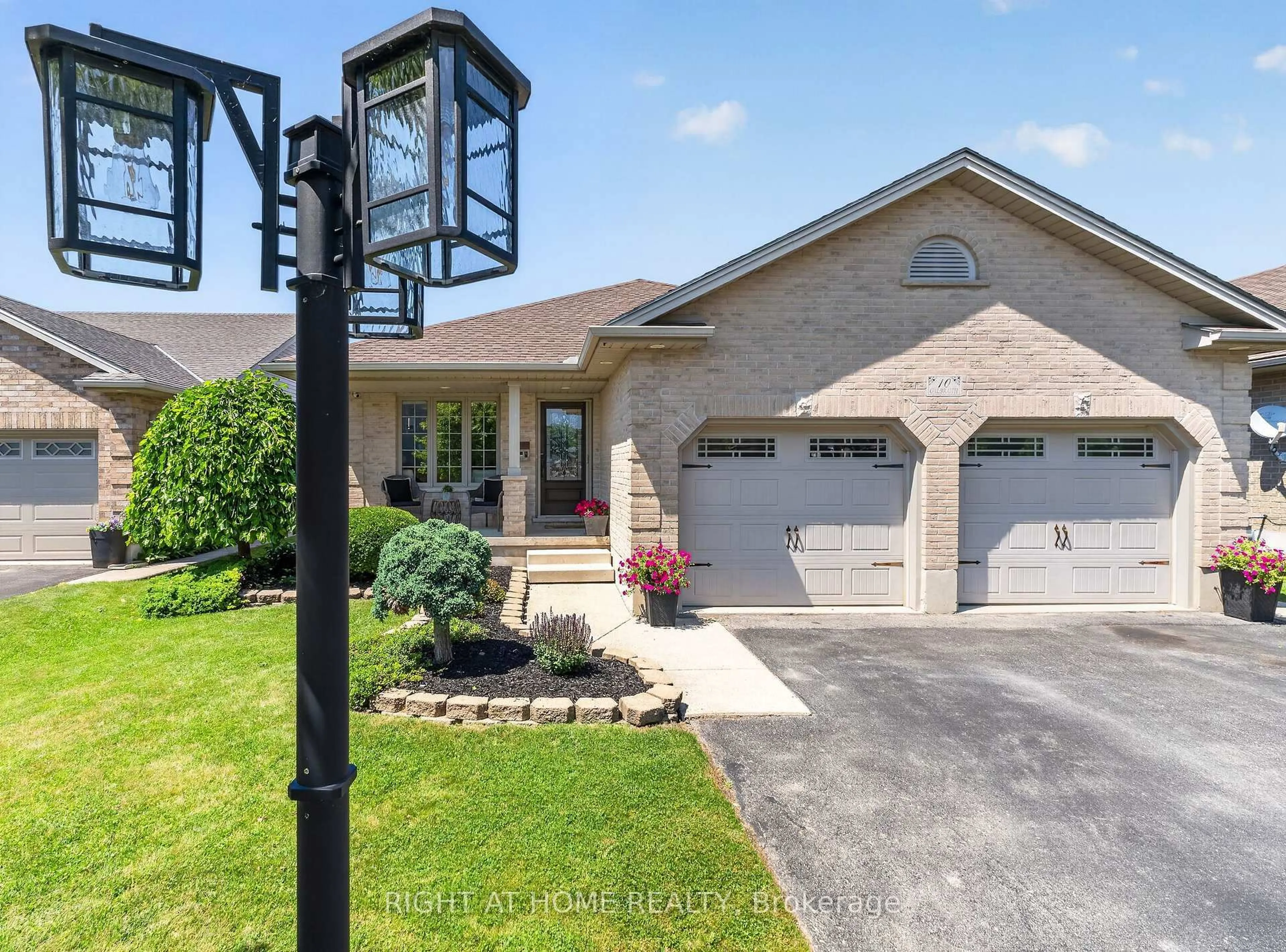 Home with brick exterior material, street for 10 Galbraith Crt, St. Thomas Ontario N5R 6G8