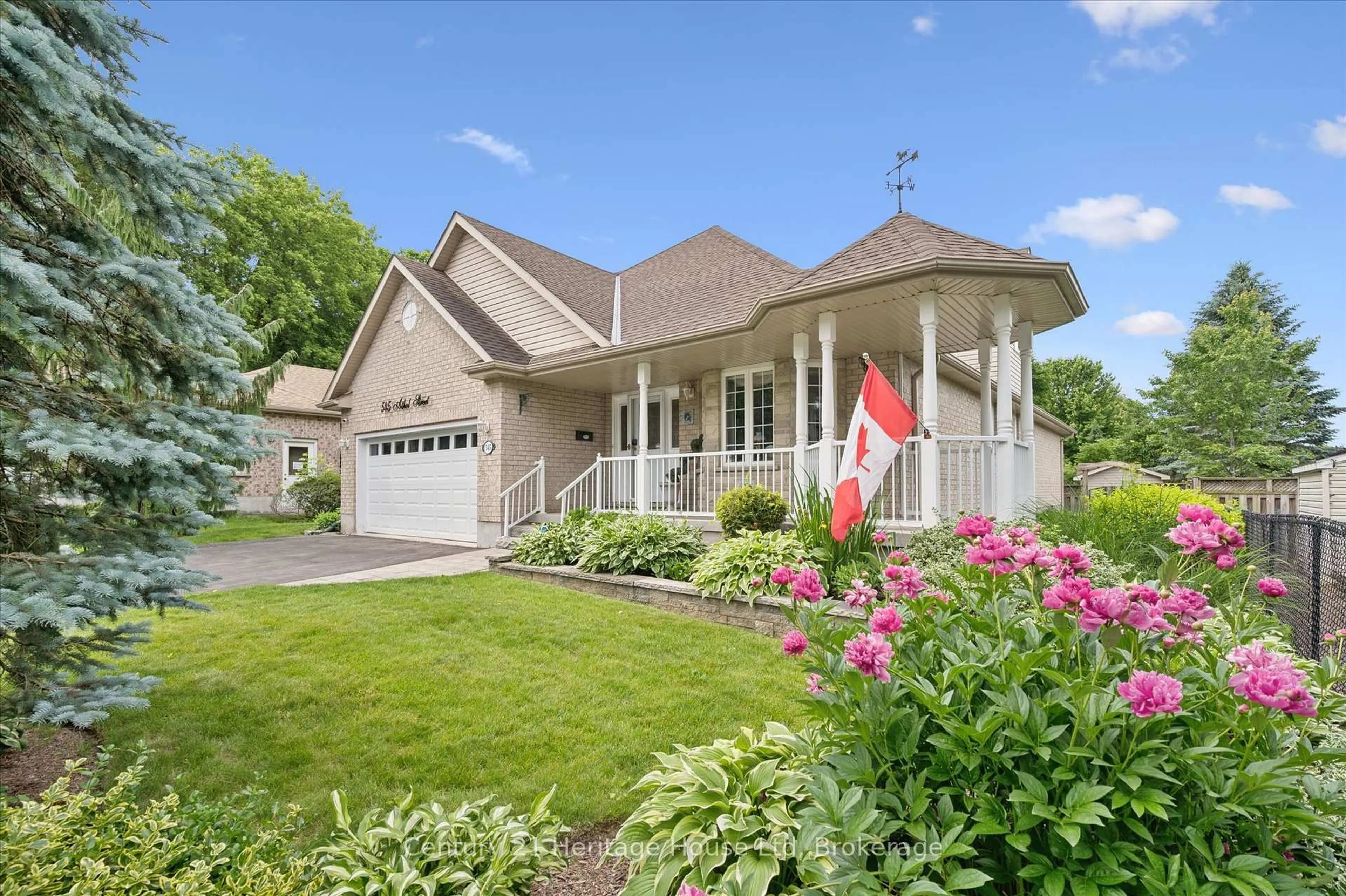 Home with vinyl exterior material, street for 545 Athol St, Centre Wellington Ontario N1M 3T6