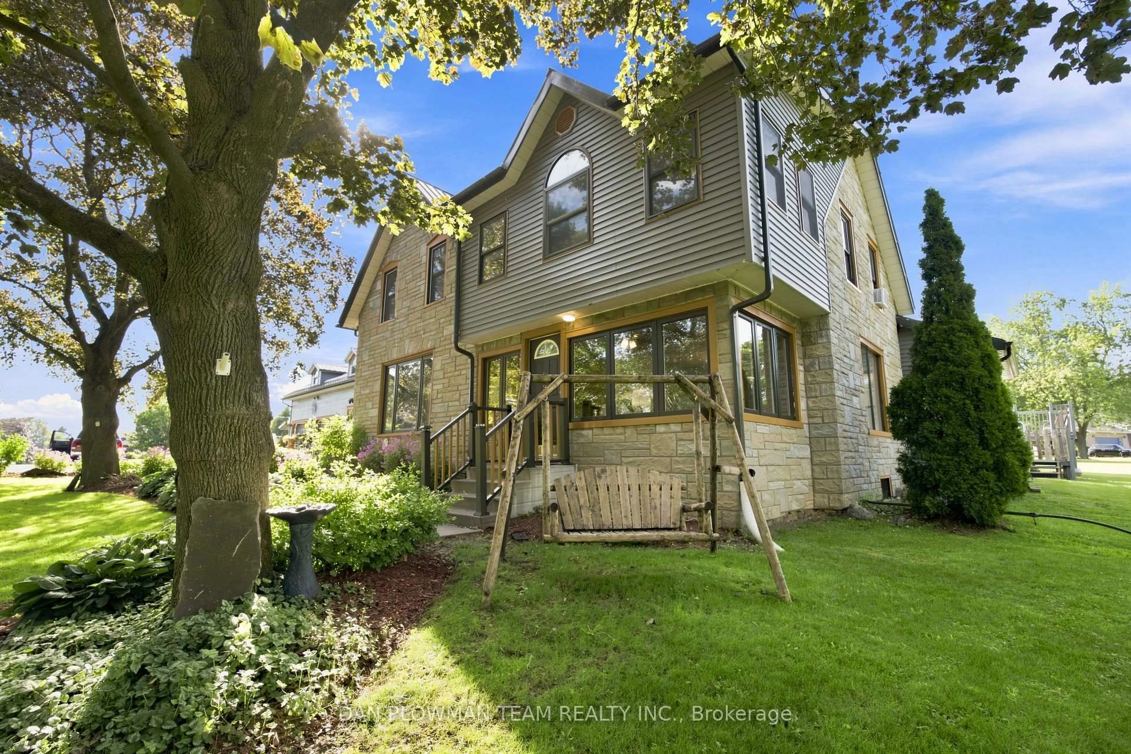 Patio, street for 15972 County Road 2 Rd, Brighton Ontario K0K 1H0
