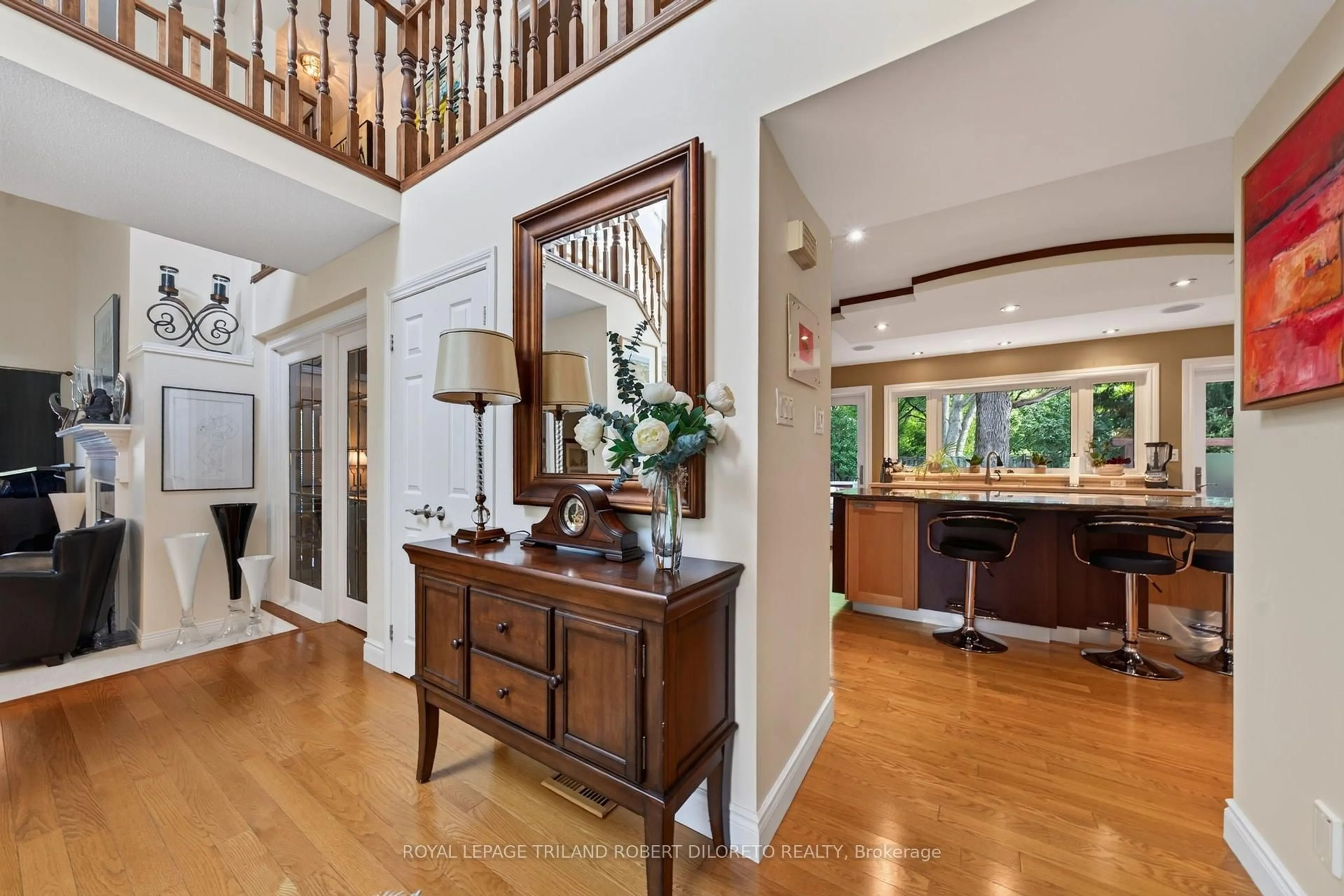 Indoor foyer for 39 Westbrook Dr, Middlesex Centre Ontario N0L 1R0