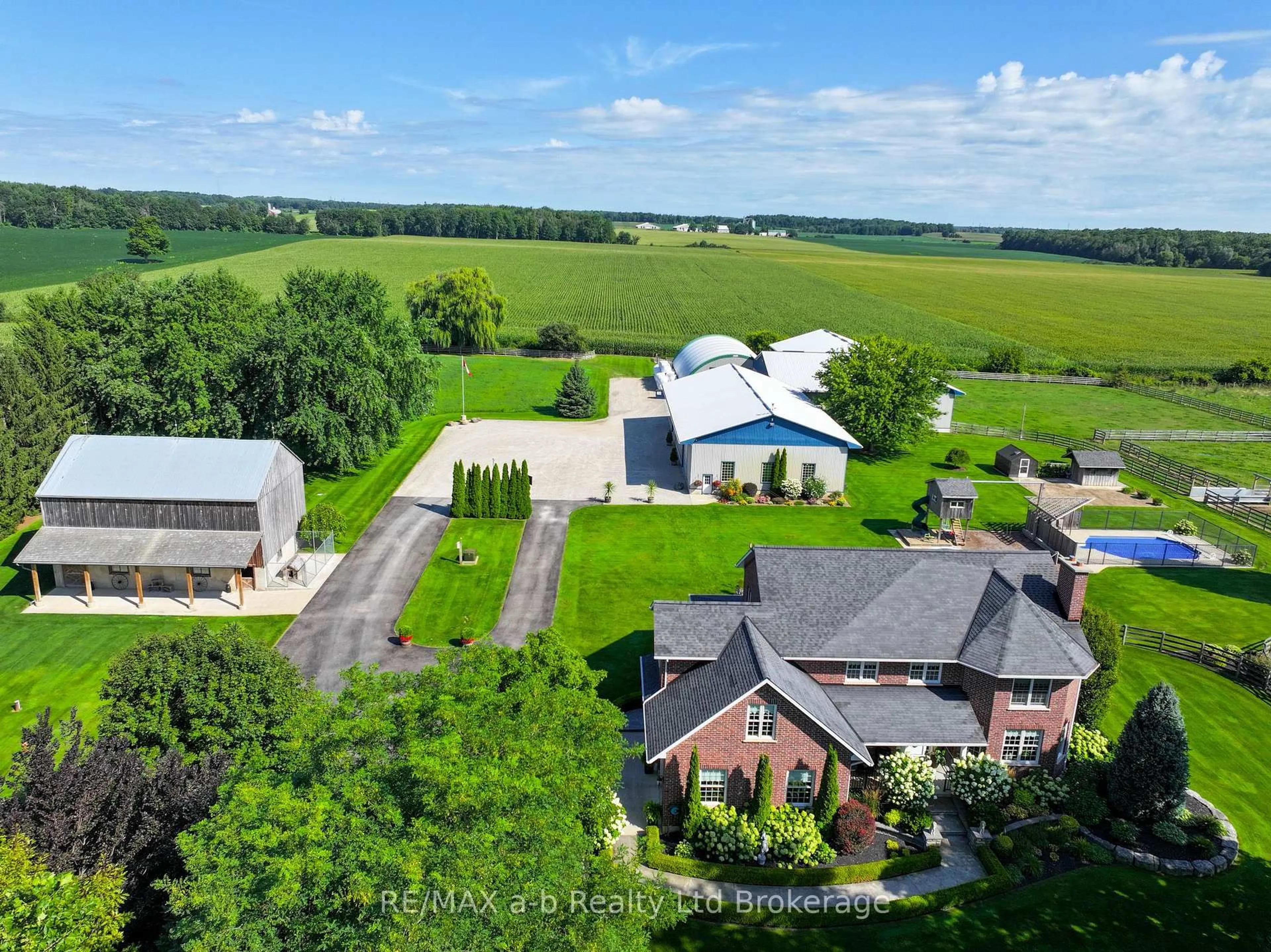 A pic from outside/outdoor area/front of a property/back of a property/a pic from drone, building for 324879 Norwich Rd, Norwich Ontario N0J 1P0