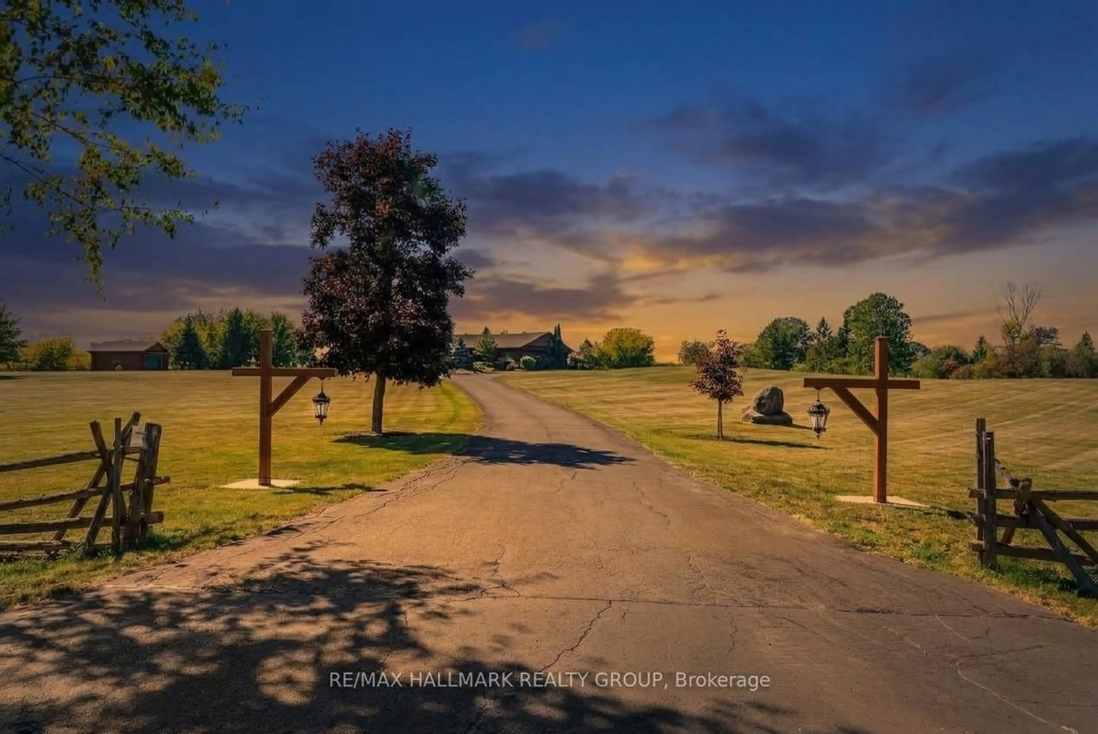 A pic from outside/outdoor area/front of a property/back of a property/a pic from drone, mountain view for 2185 Old Second Line Rd, Ottawa Ontario K0A 1T0