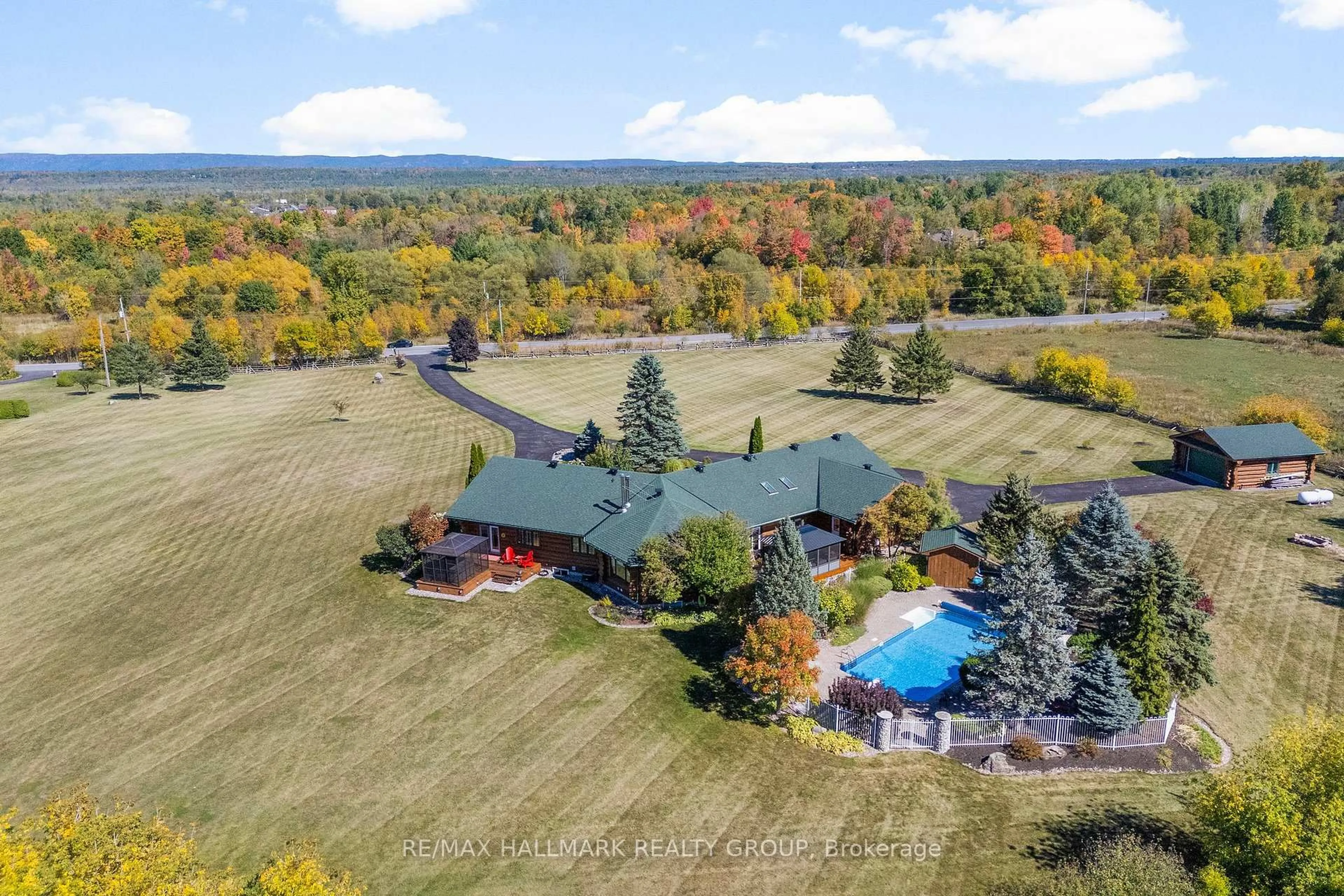 A pic from outside/outdoor area/front of a property/back of a property/a pic from drone, mountain view for 2185 Old Second Line Rd, Ottawa Ontario K0A 1T0