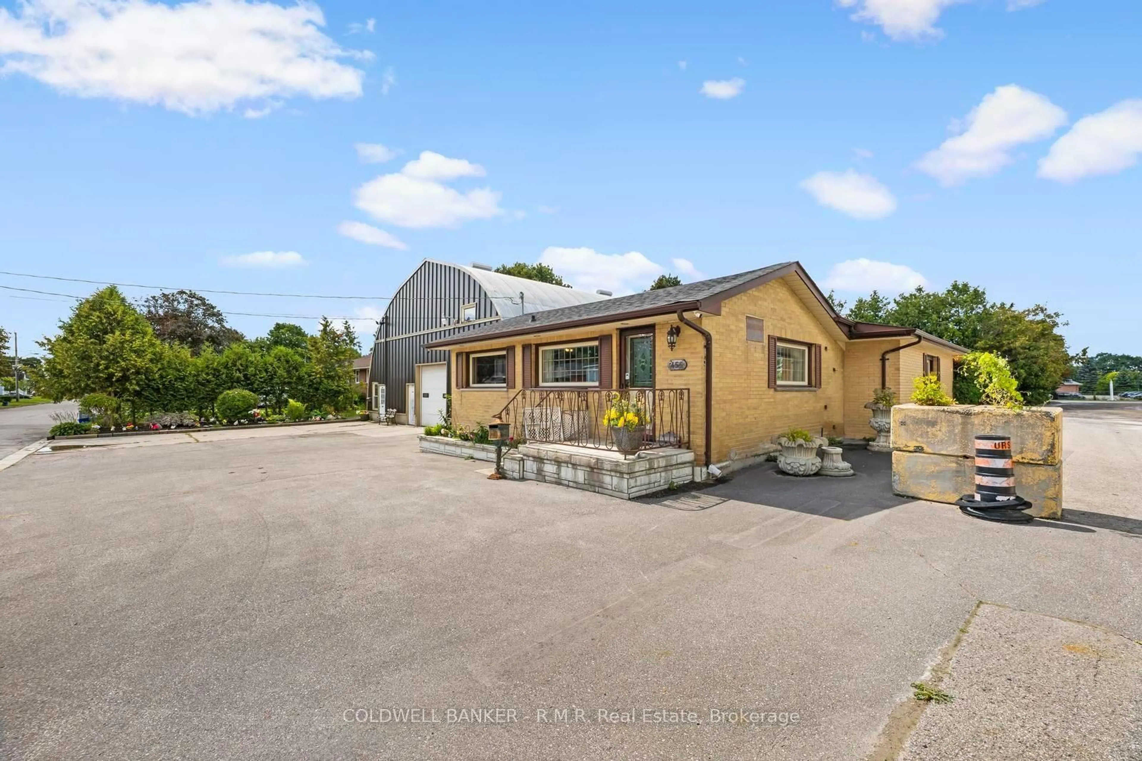 A pic from outside/outdoor area/front of a property/back of a property/a pic from drone, building for 455 Campbell St, Cobourg Ontario K9A 4C3