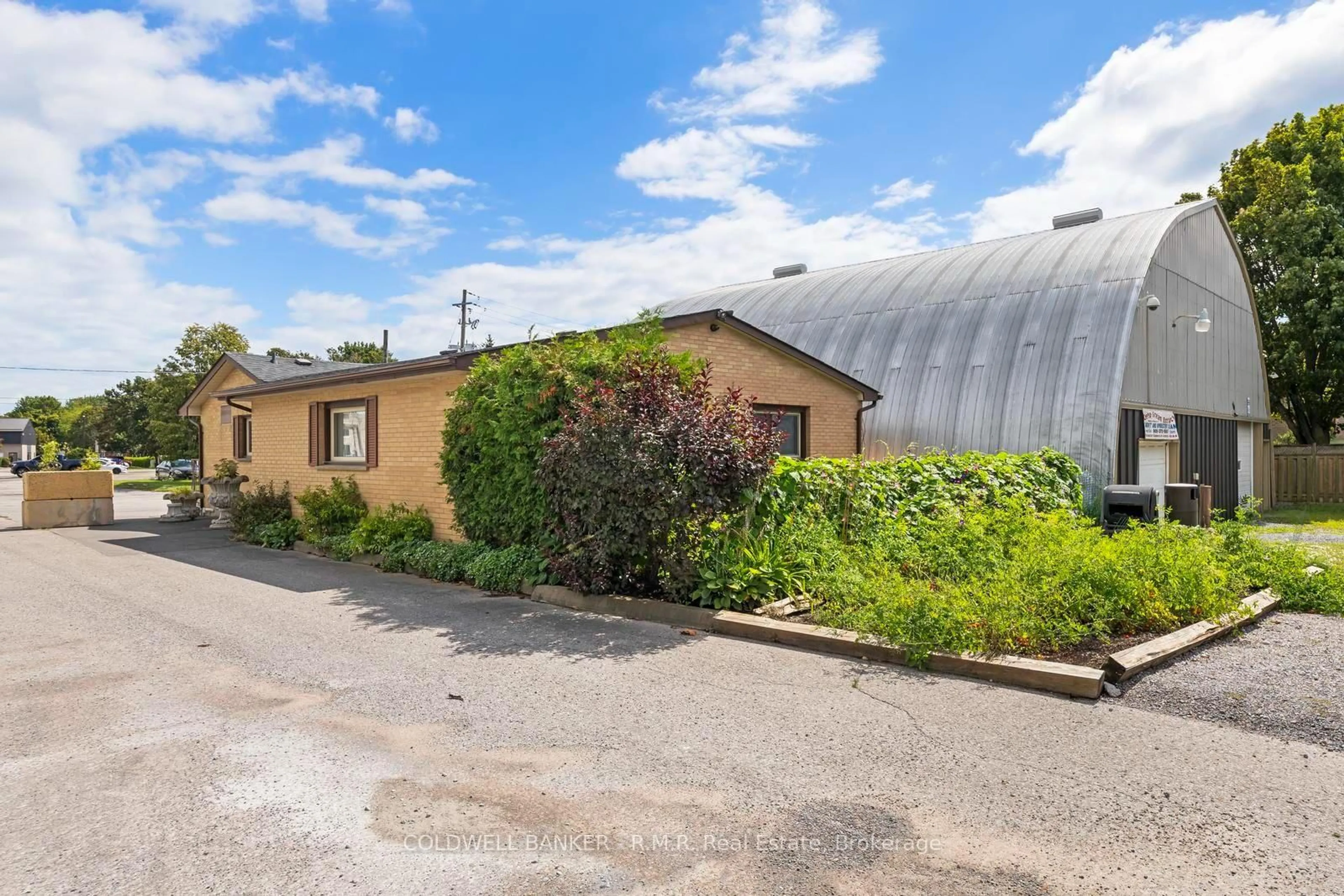 A pic from outside/outdoor area/front of a property/back of a property/a pic from drone, building for 455 Campbell St, Cobourg Ontario K9A 4C3