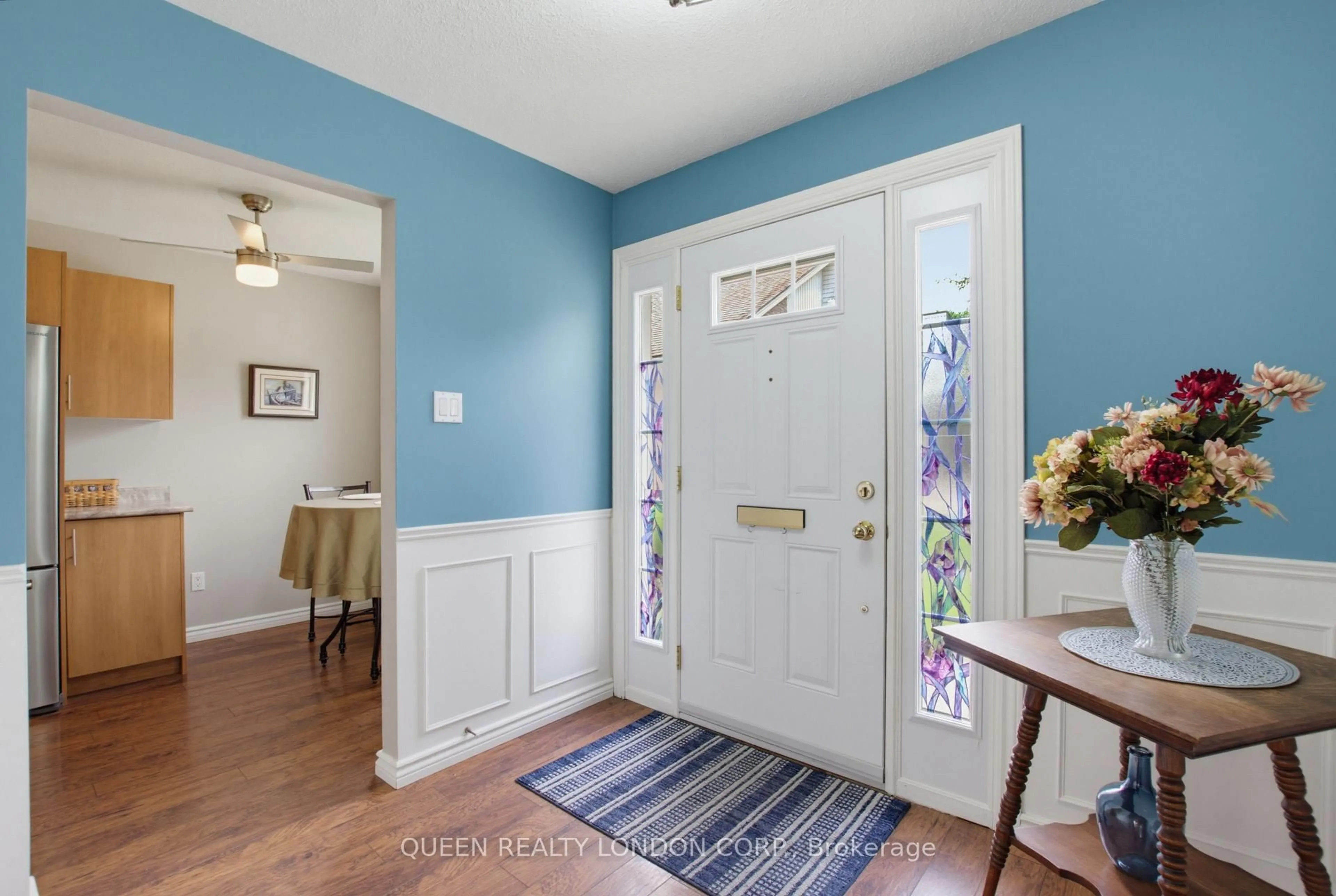 Indoor entryway for 528 Cranbrook Rd, London South Ontario N6K 2X3