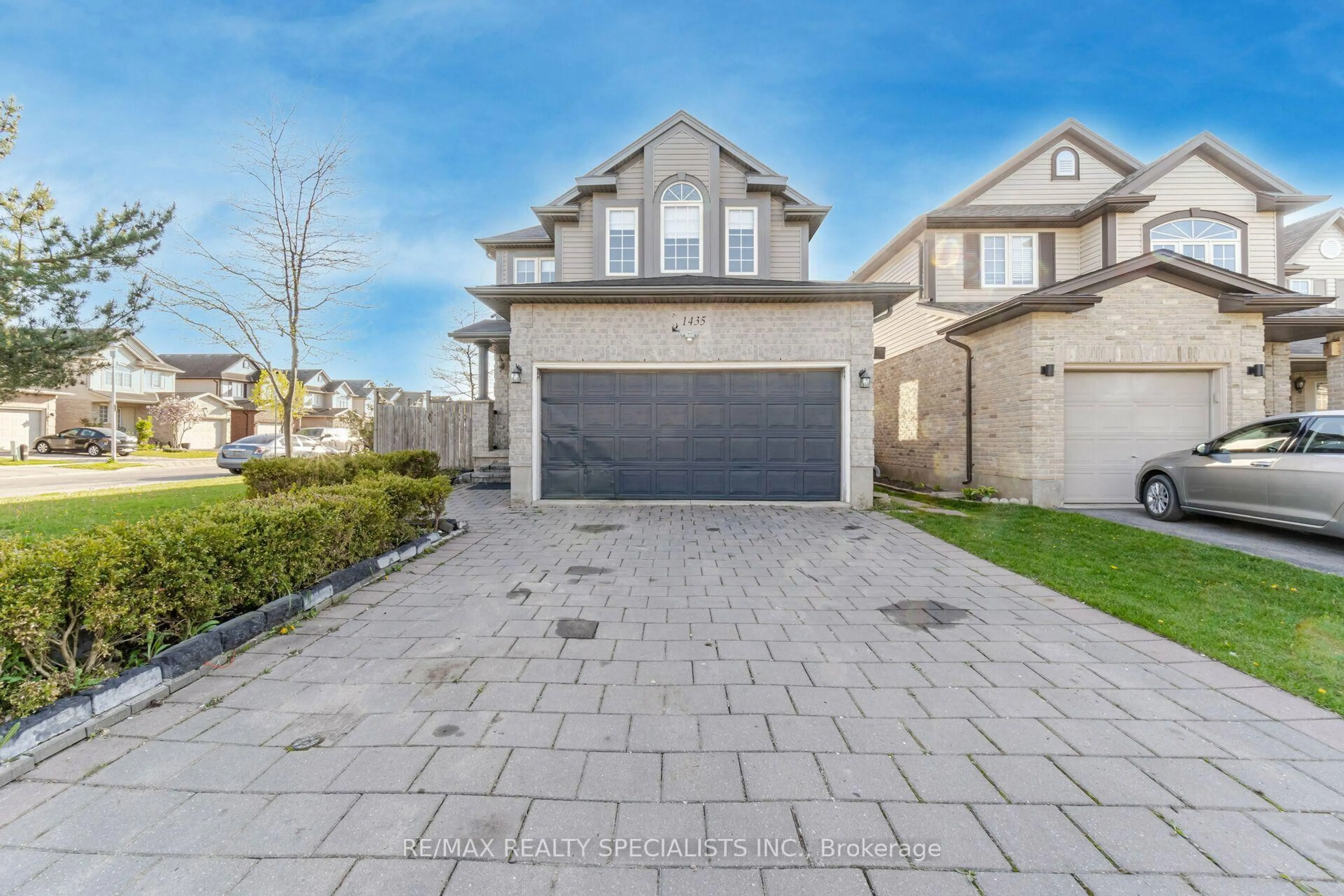 Unknown for 1435 Mickleborough Dr, London North Ontario N6G 5R5
