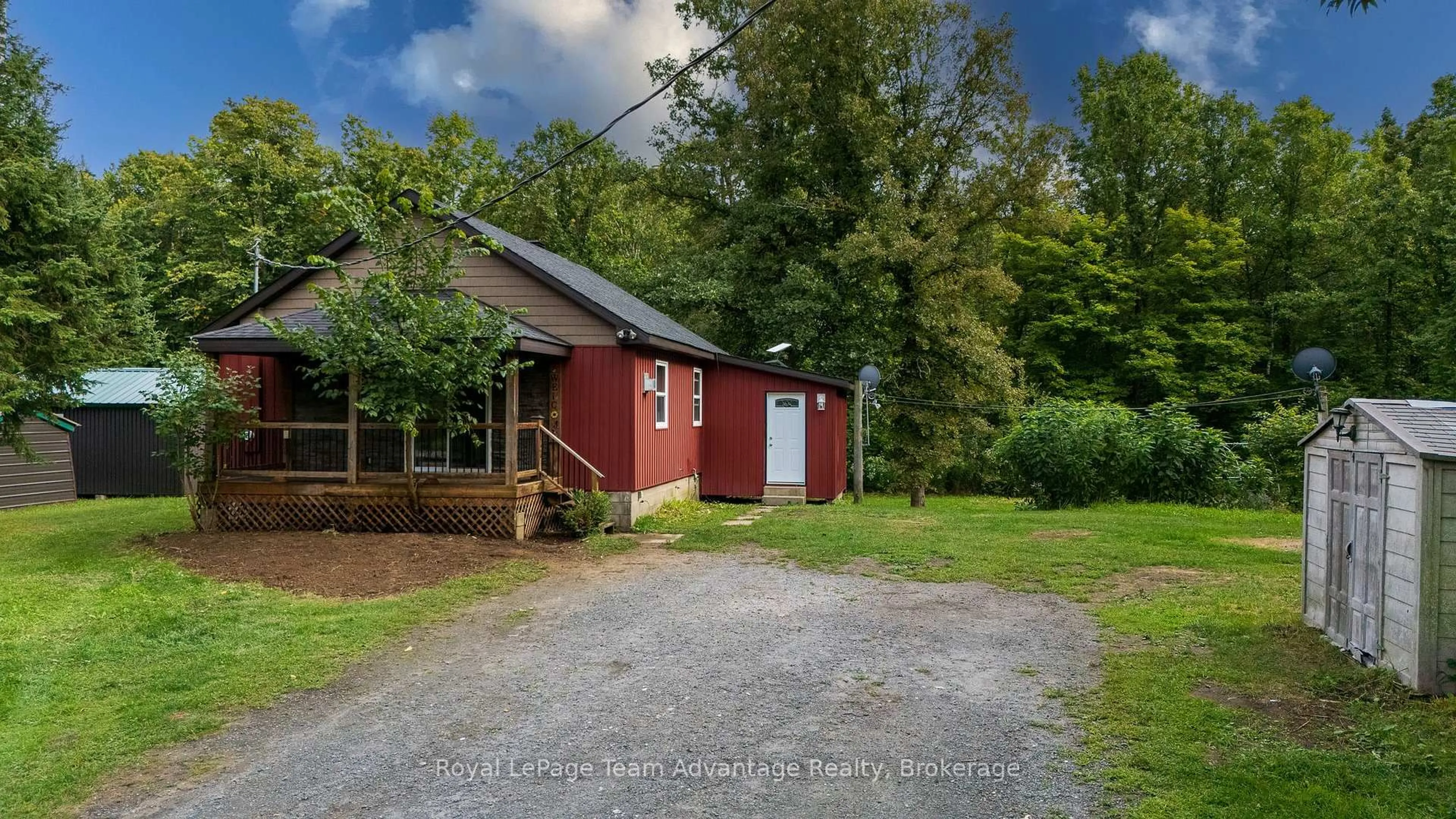 A pic from outside/outdoor area/front of a property/back of a property/a pic from drone, unknown for 419 Balsam Rd, McKellar Ontario P0G 1C0