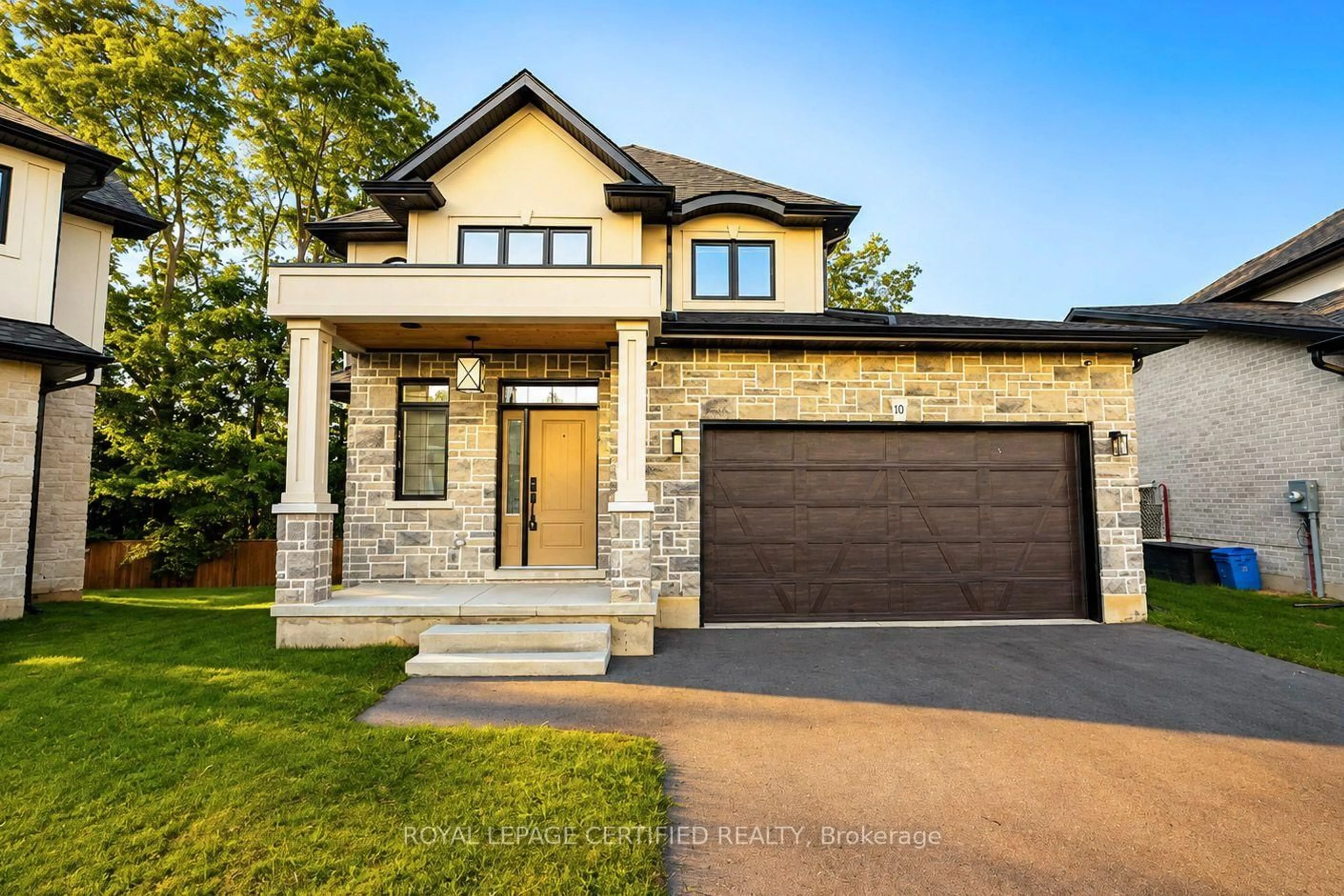 Home with brick exterior material, street for 242 Mount Pleasant St #10, Brantford Ontario N3T 1V1