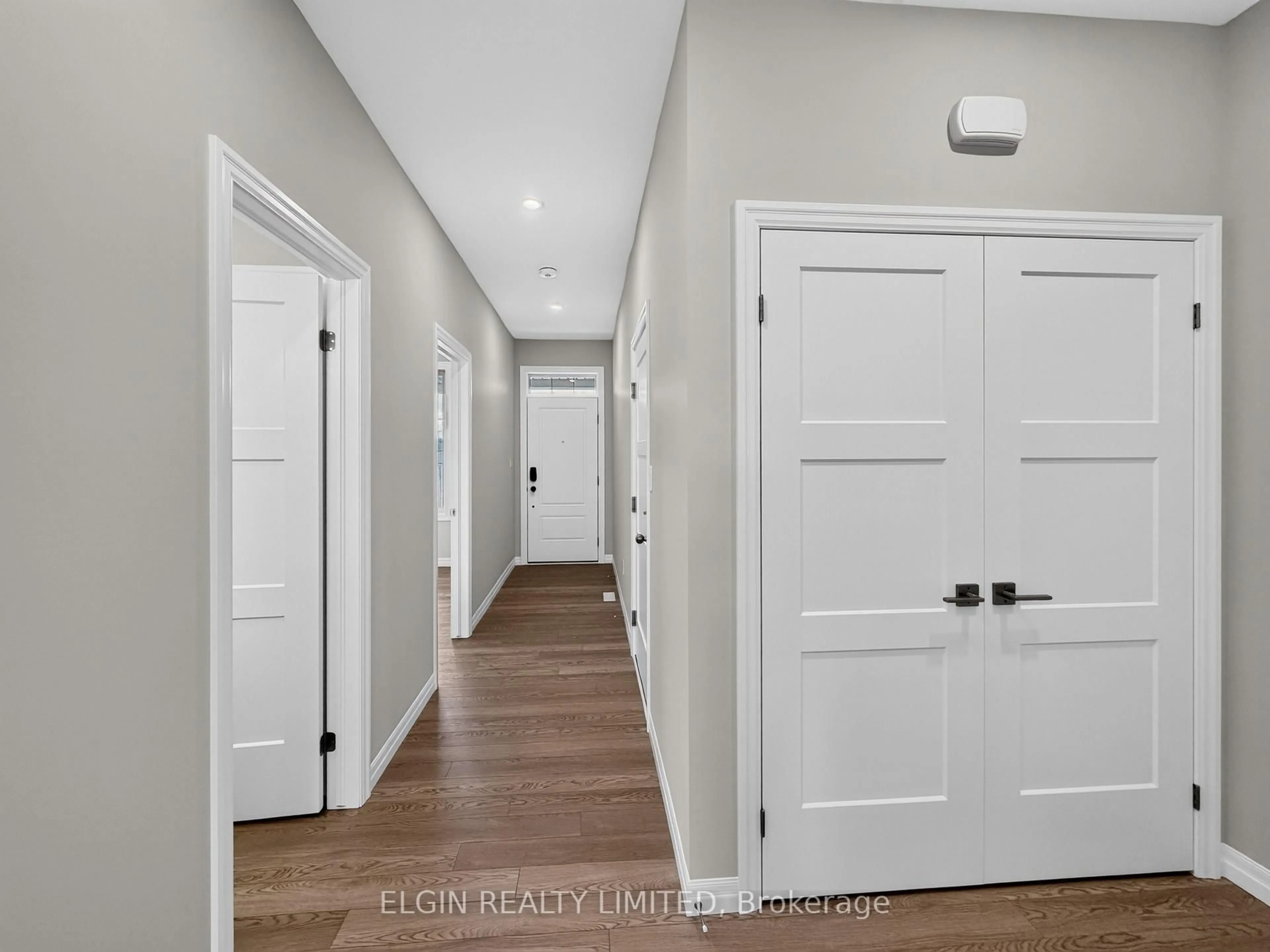 Indoor entryway for 4 Thomas Crt, Central Elgin Ontario N5P 0E5