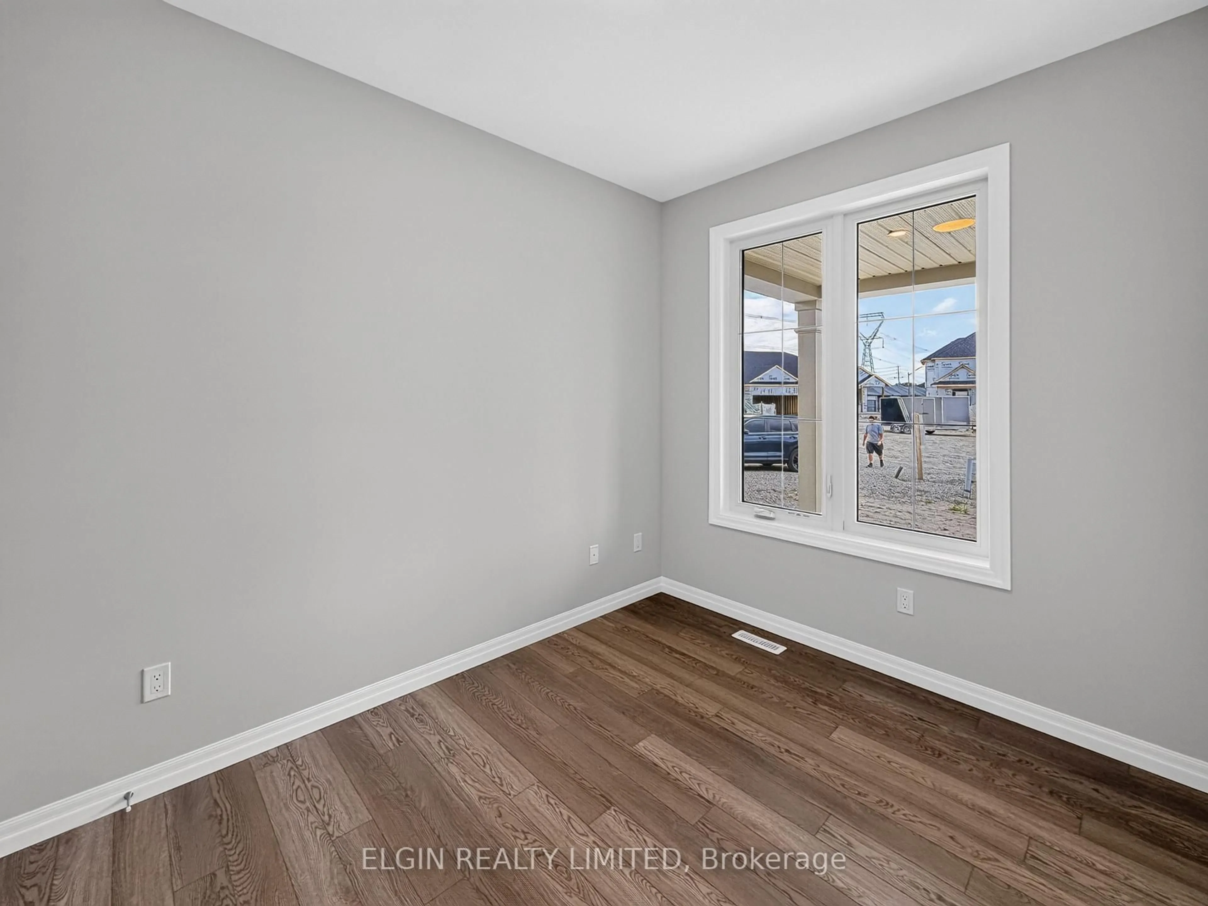 A pic of a room for 4 Thomas Crt, Central Elgin Ontario N5P 0E5