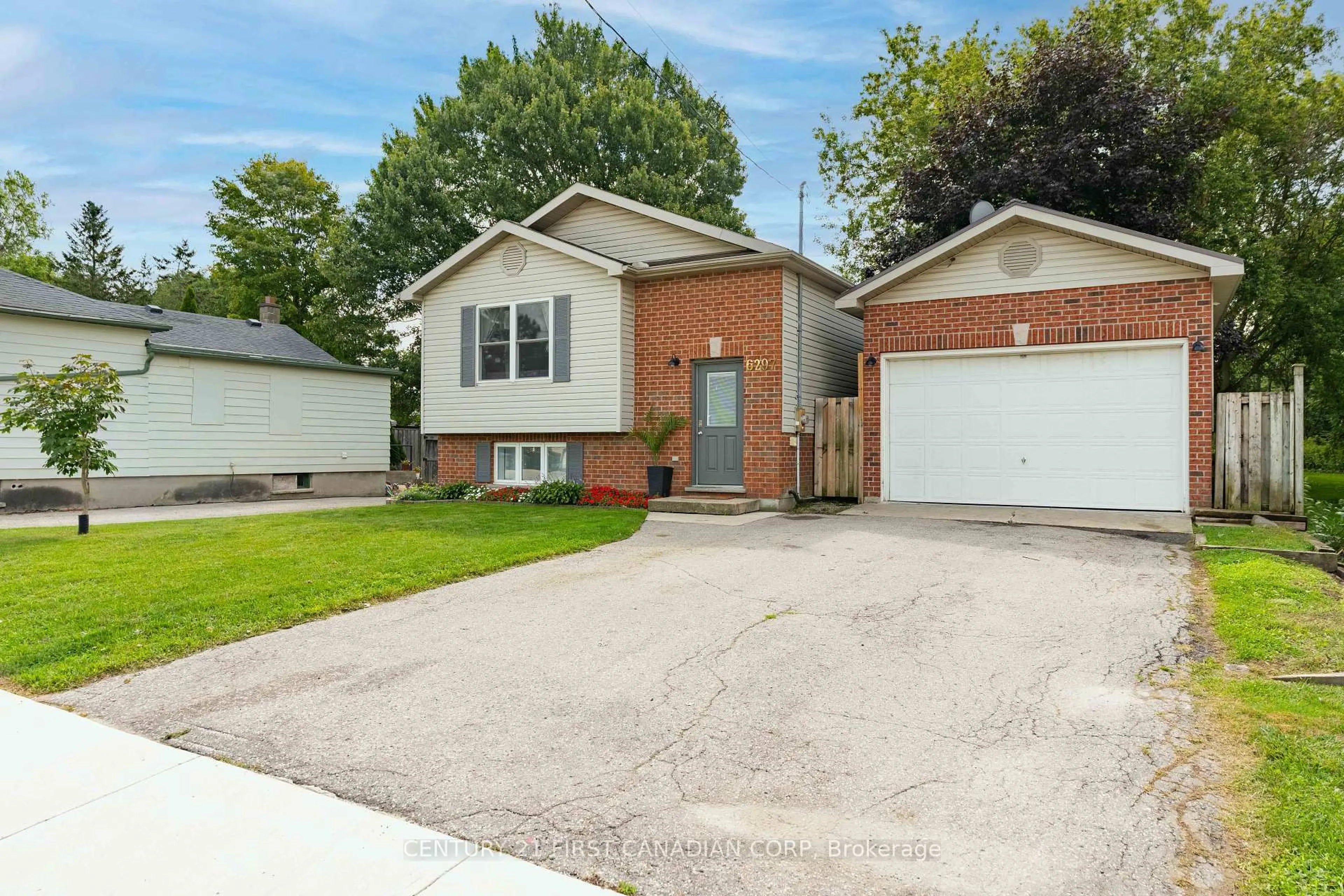 Unknown for 6297 William St, Lucan Biddulph Ontario N0B 2P0