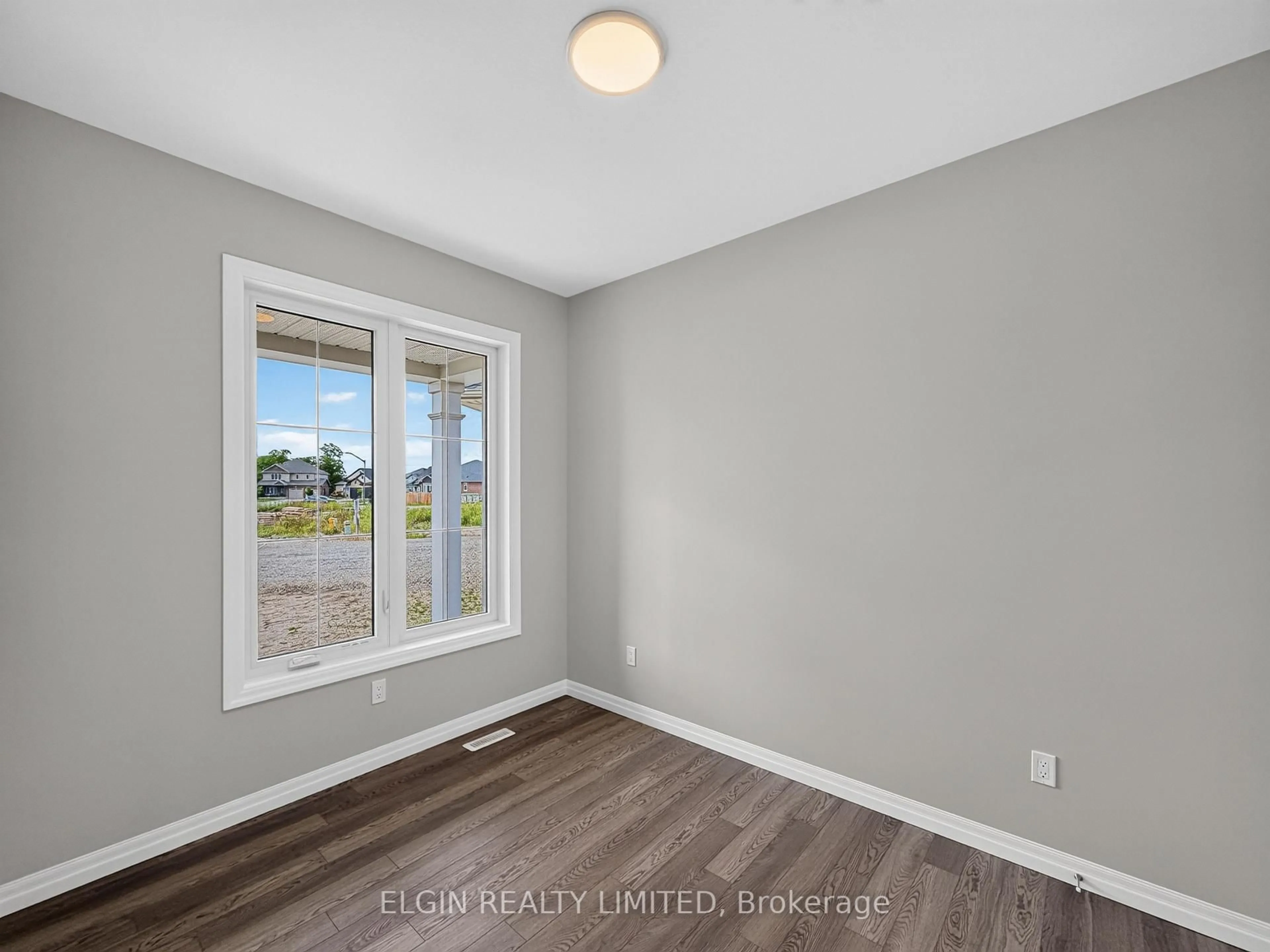A pic of a room for 6 Thomas Crt, Central Elgin Ontario N5P 0E5