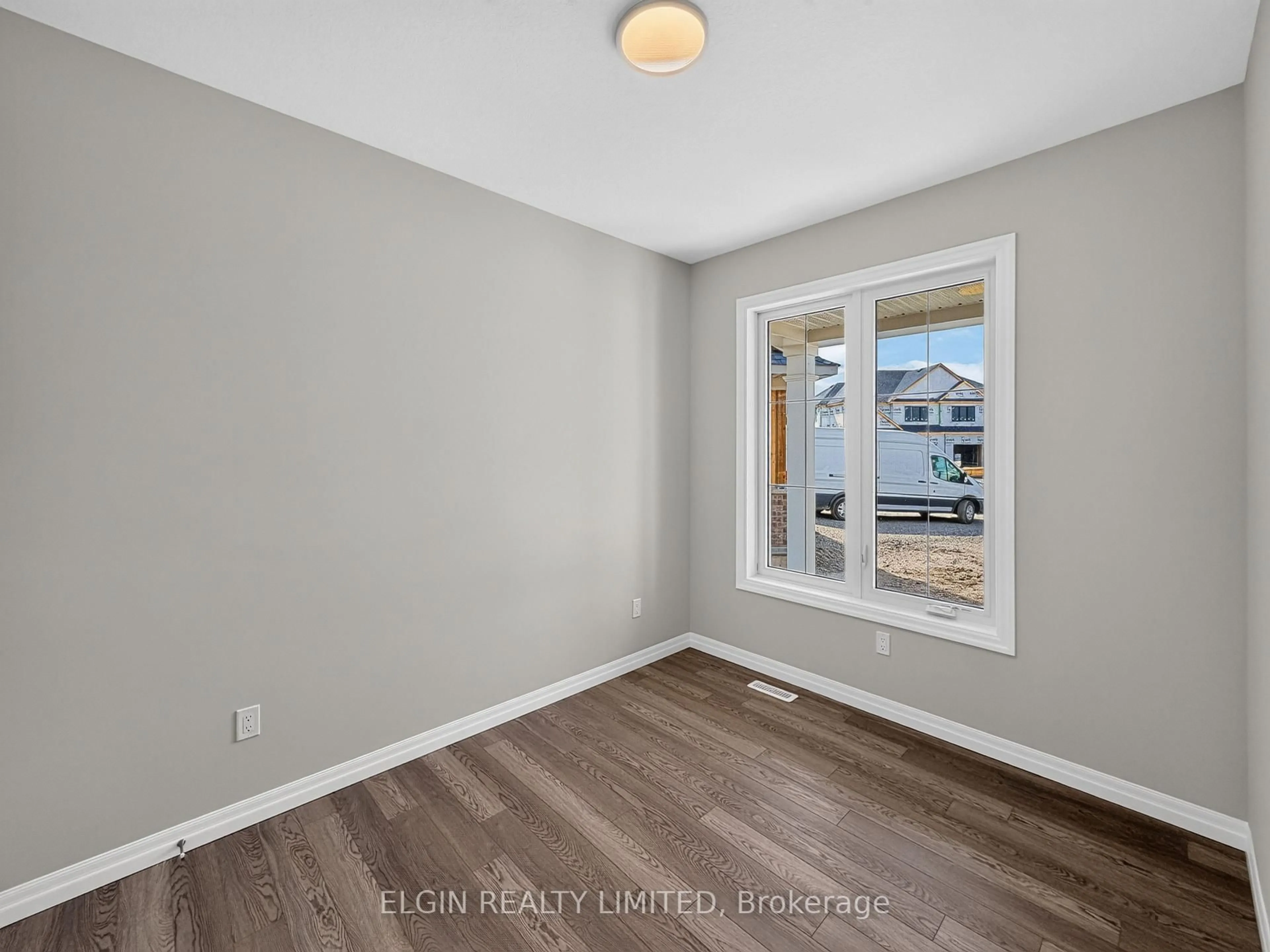 A pic of a room for 8 Thomas Crt, Central Elgin Ontario N5P 0E5