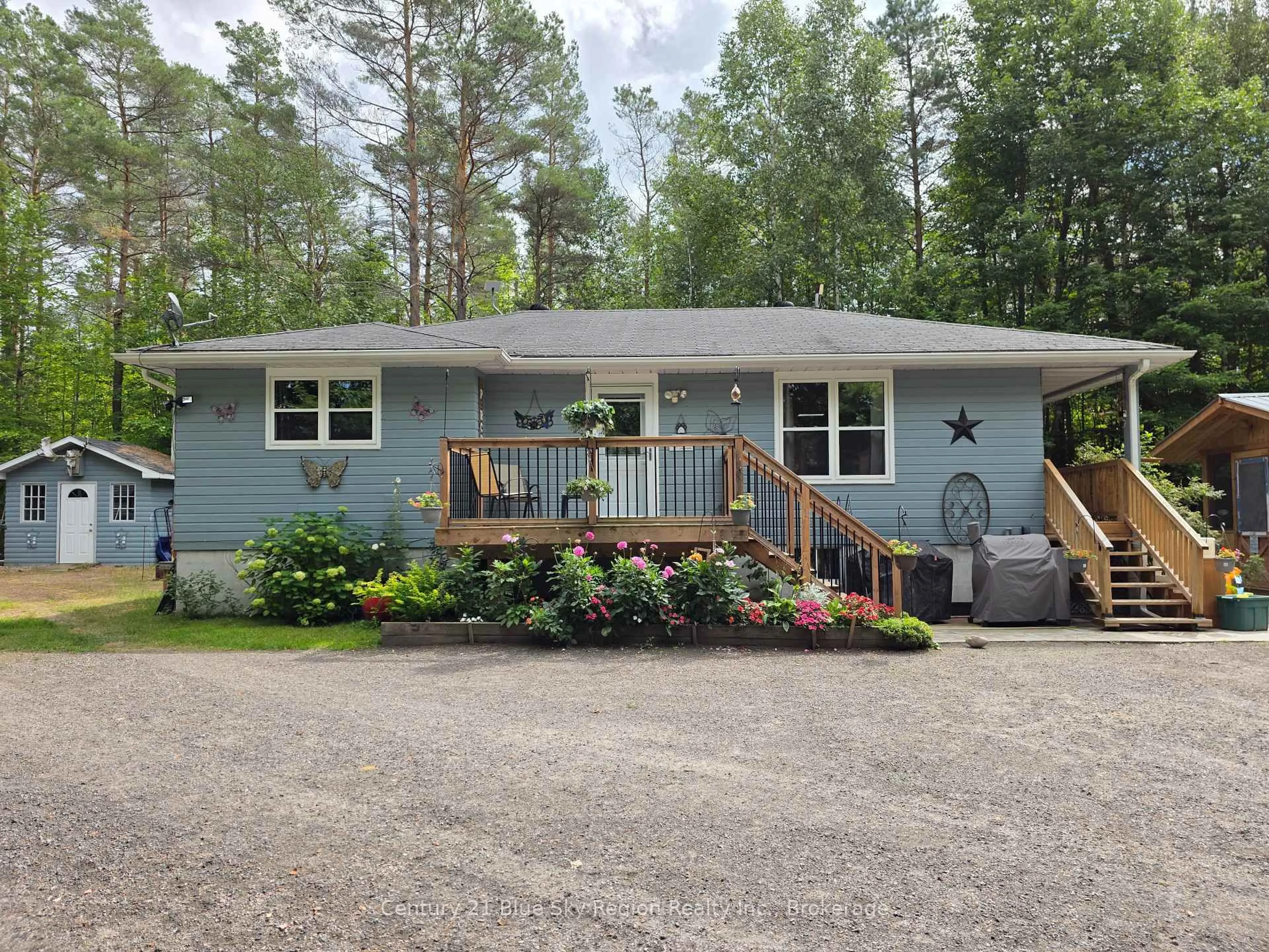 Home with vinyl exterior material, unknown for 370 Gravelle Rd, Chisholm Ontario P0H 1Z0