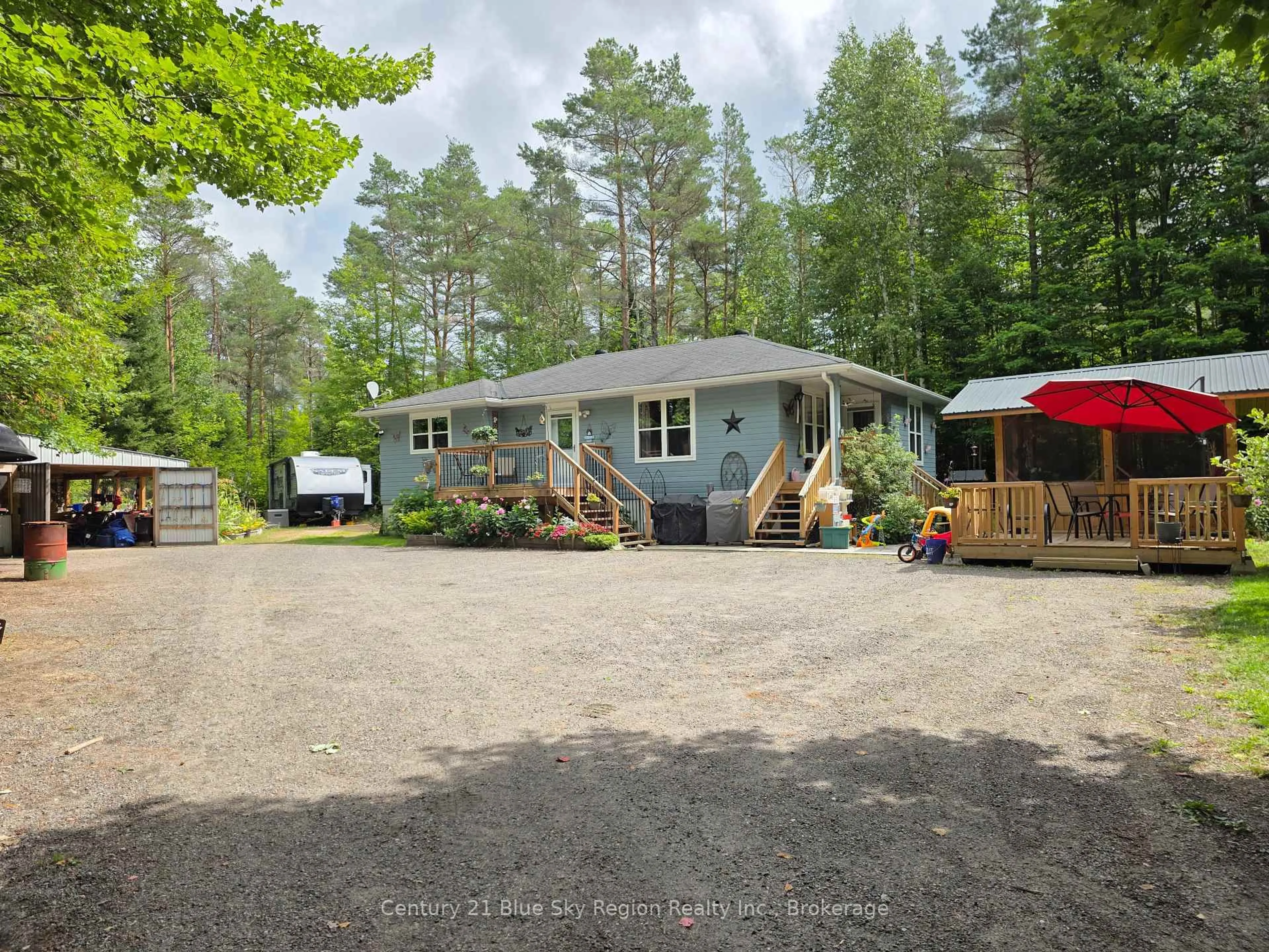 A pic from outside/outdoor area/front of a property/back of a property/a pic from drone, unknown for 370 Gravelle Rd, Chisholm Ontario P0H 1Z0
