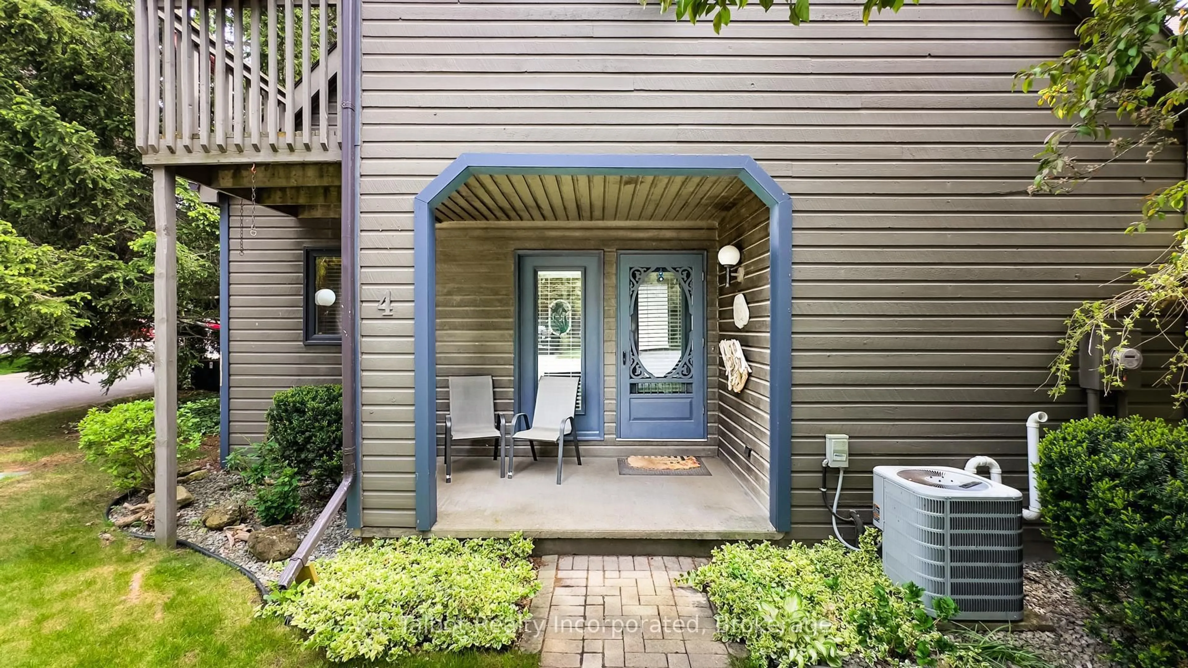 Indoor entryway for 76582 Jowett's Grove Rd #Unit 4, Bluewater Ontario N0M 1G0