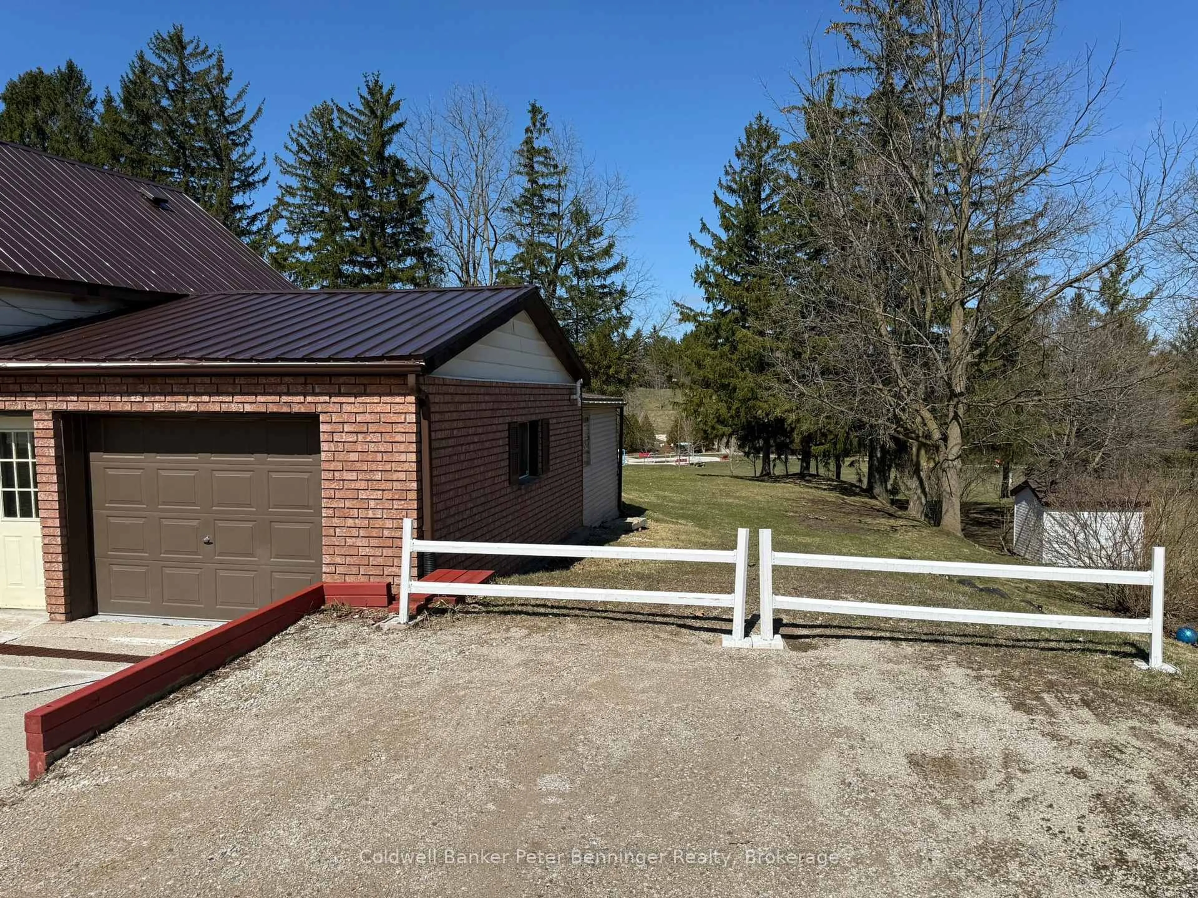 A pic from outside/outdoor area/front of a property/back of a property/a pic from drone, street for 22 McGivern St, Brockton Ontario N0G 2V0