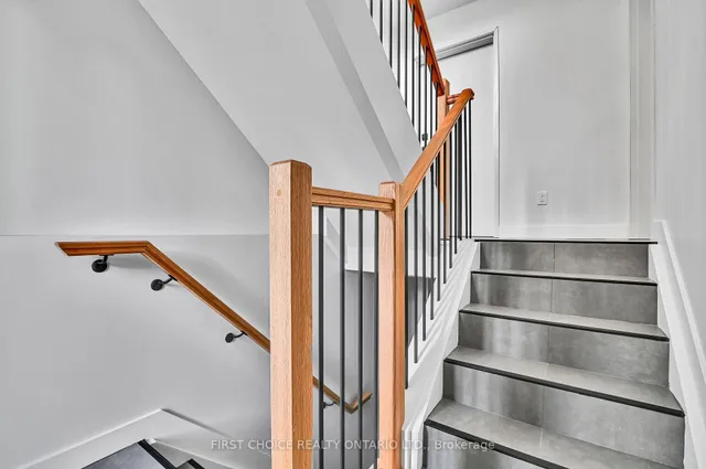 972 Dynes Rd, Ottawa 5