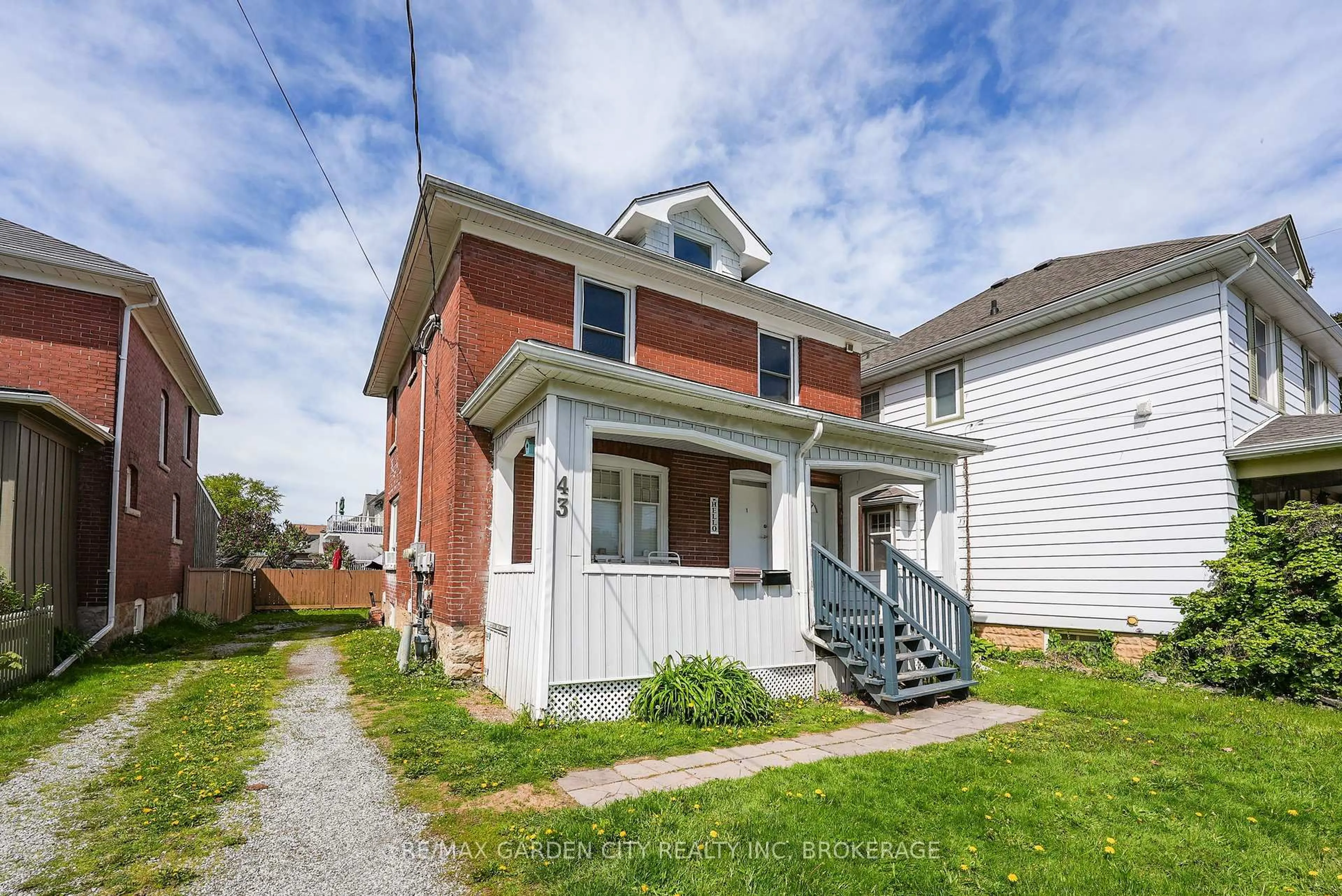 Home with brick exterior material, street for 43 York St, St. Catharines Ontario L2R 6C2