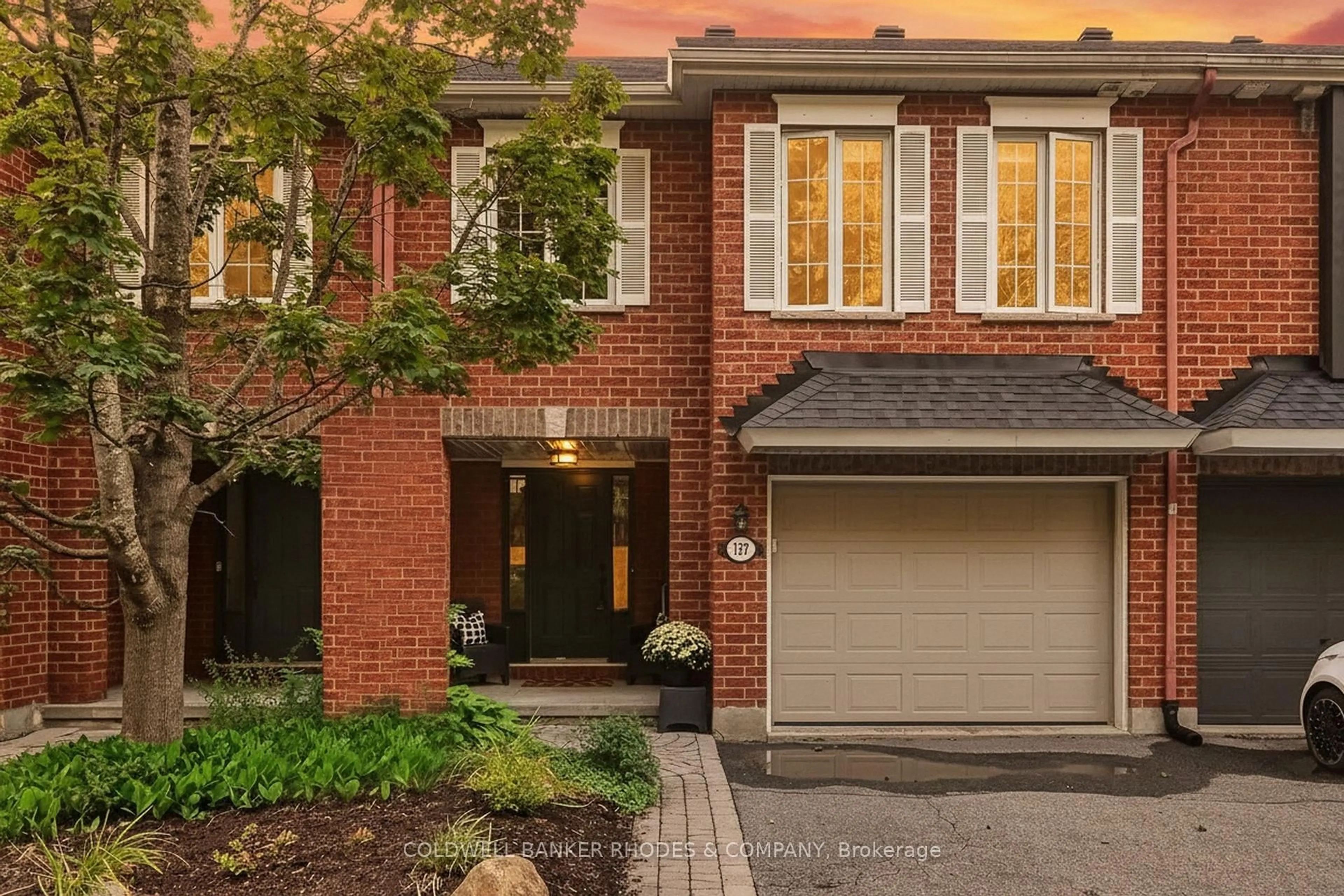 Home with brick exterior material, street for 157 Gladeview Private, Ottawa Ontario K1T 4C4